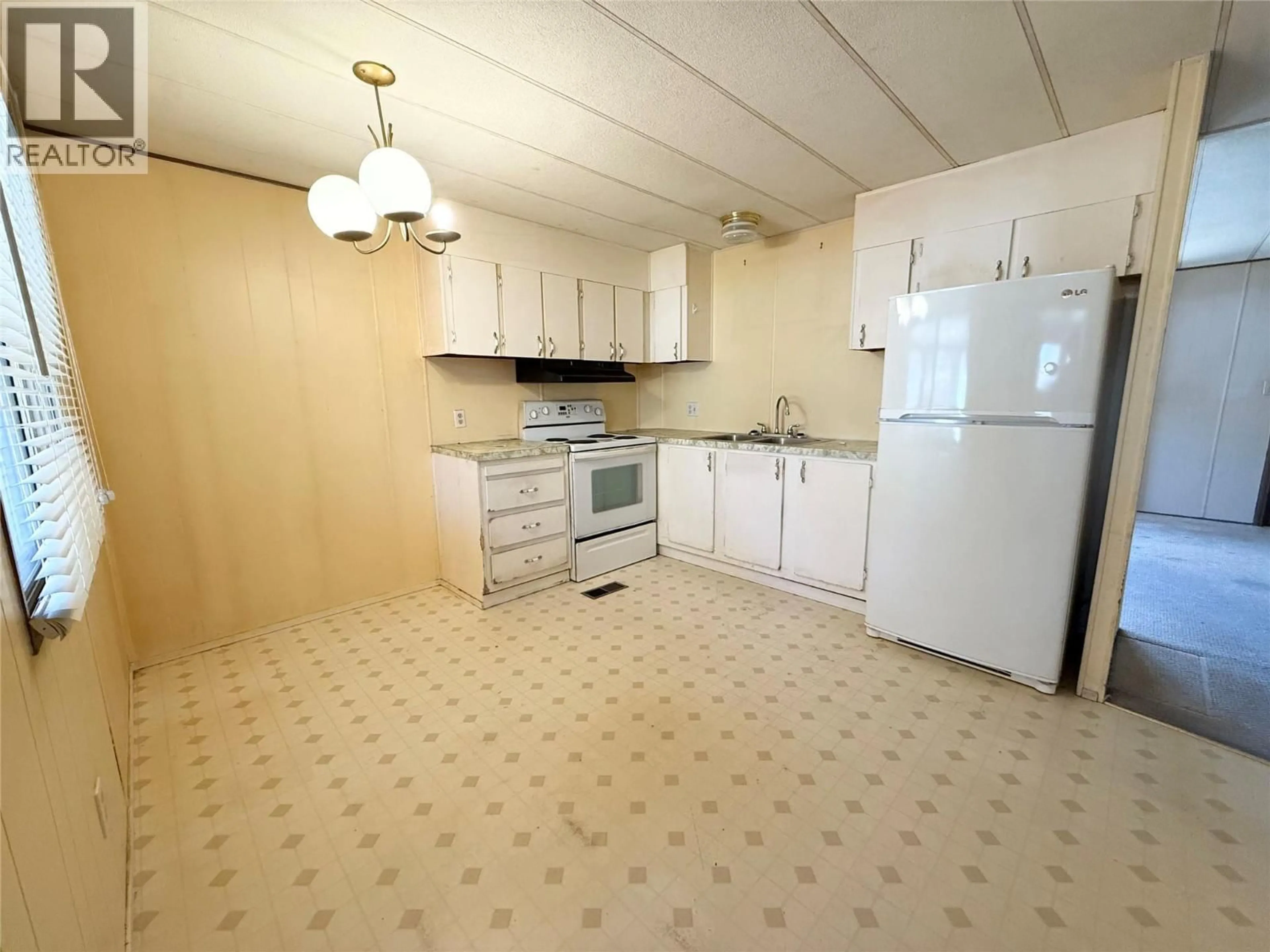 Standard kitchen, unknown for 435 BARWICK AVENUE, Merritt British Columbia V0K1Y0