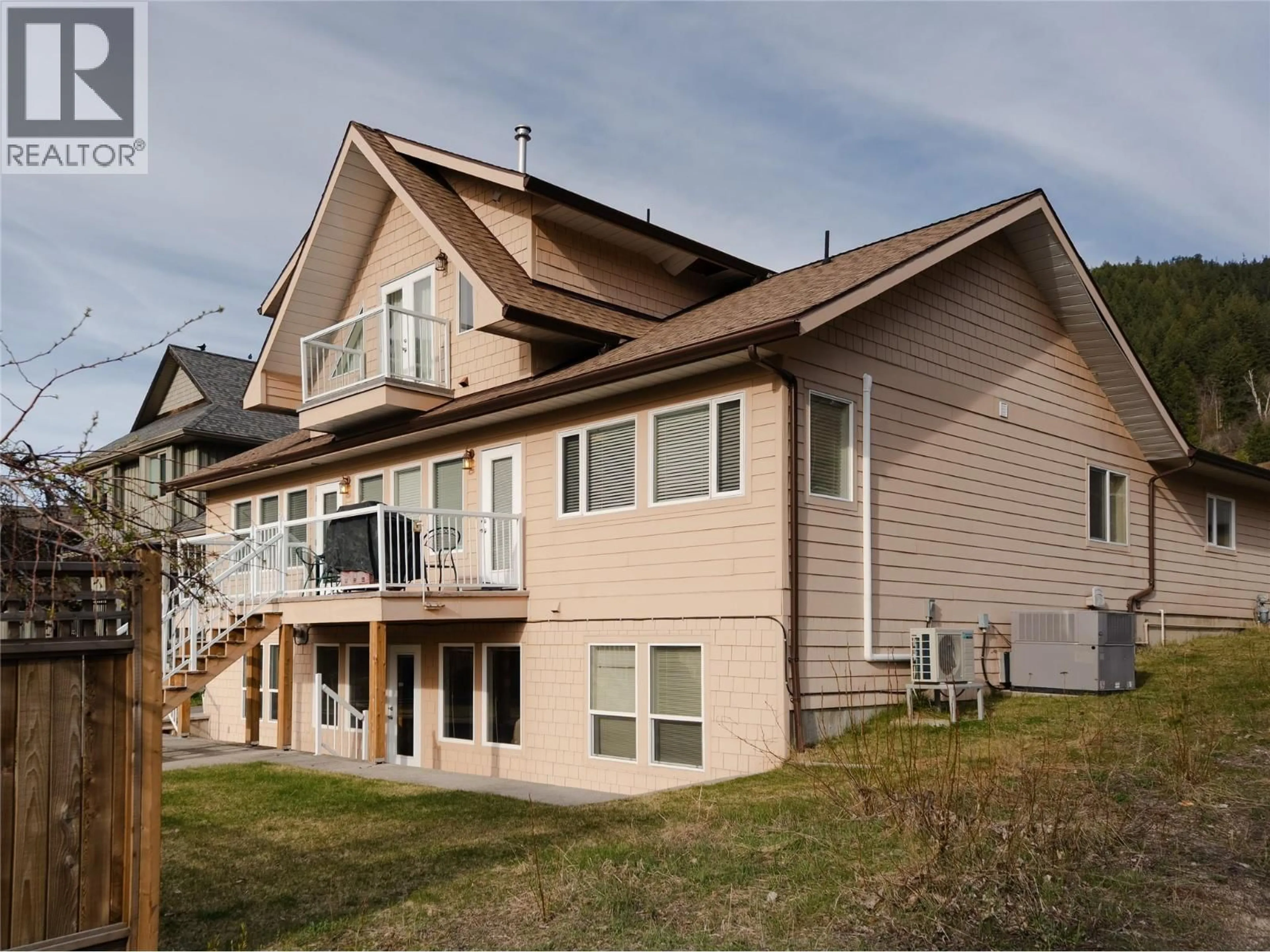 Home with vinyl exterior material, unknown for 449 HAMPTON GRAY PLACE, Nelson British Columbia V1L7A8
