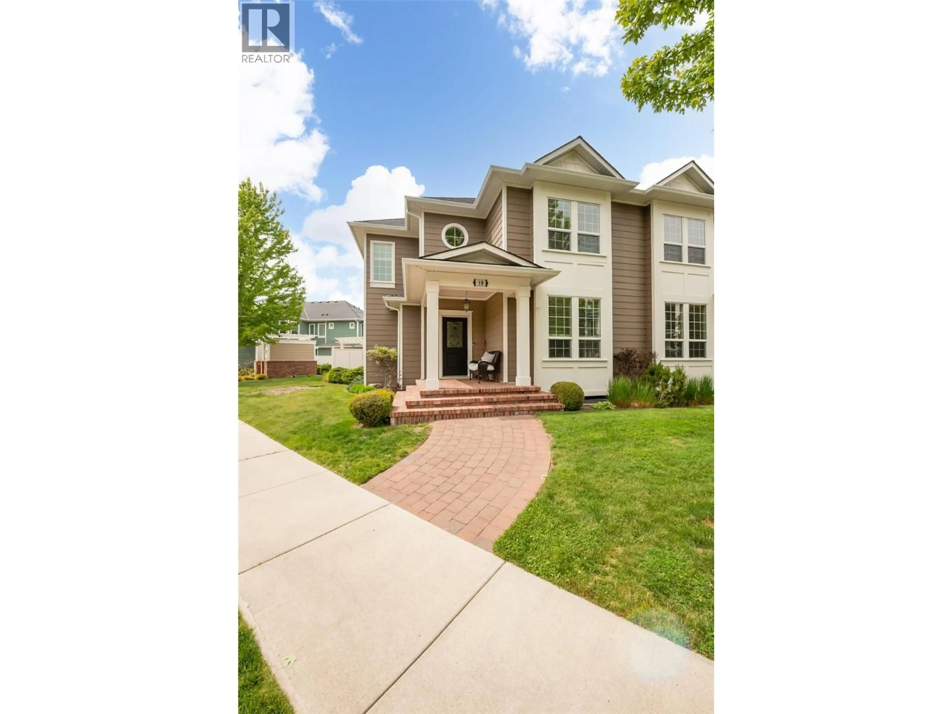 Home with brick exterior material, street for 19 - 328 PROVIDENCE AVENUE, Kelowna British Columbia V1W5A5