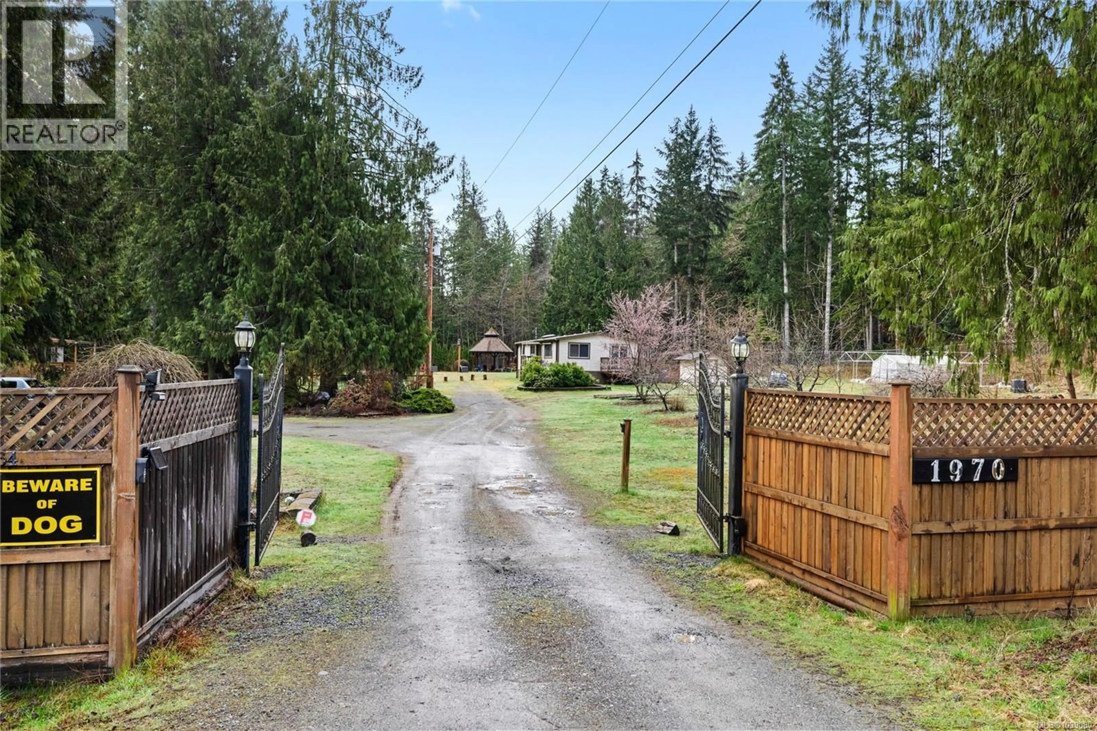 A pic from outside/outdoor area/front of a property/back of a property/a pic from drone, street for 1964/1970 ERRINGTON ROAD, Errington British Columbia V0R1V0