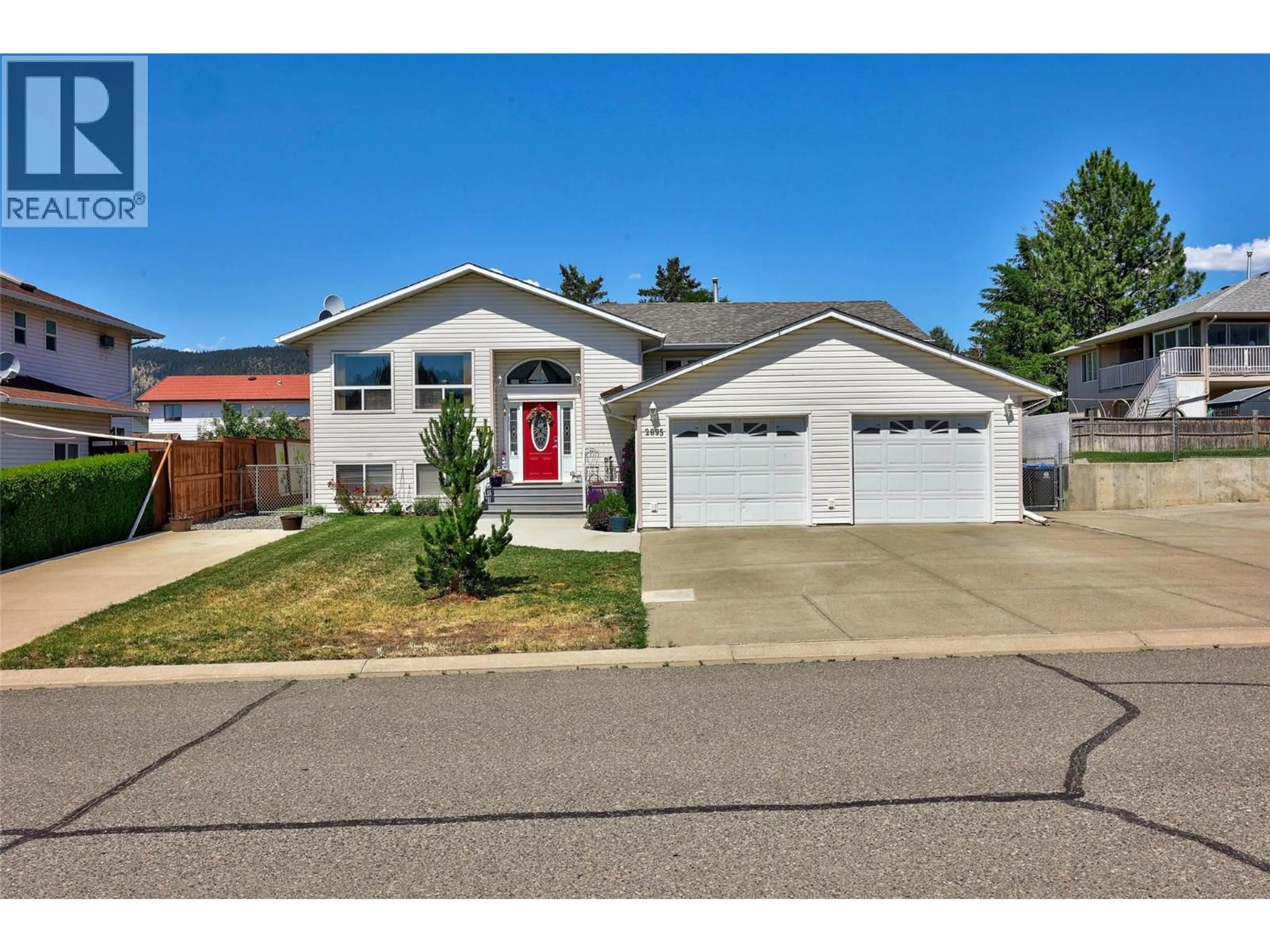 Home with vinyl exterior material, street for 2895 SCOTT PLACE, Merritt British Columbia V1K0B1