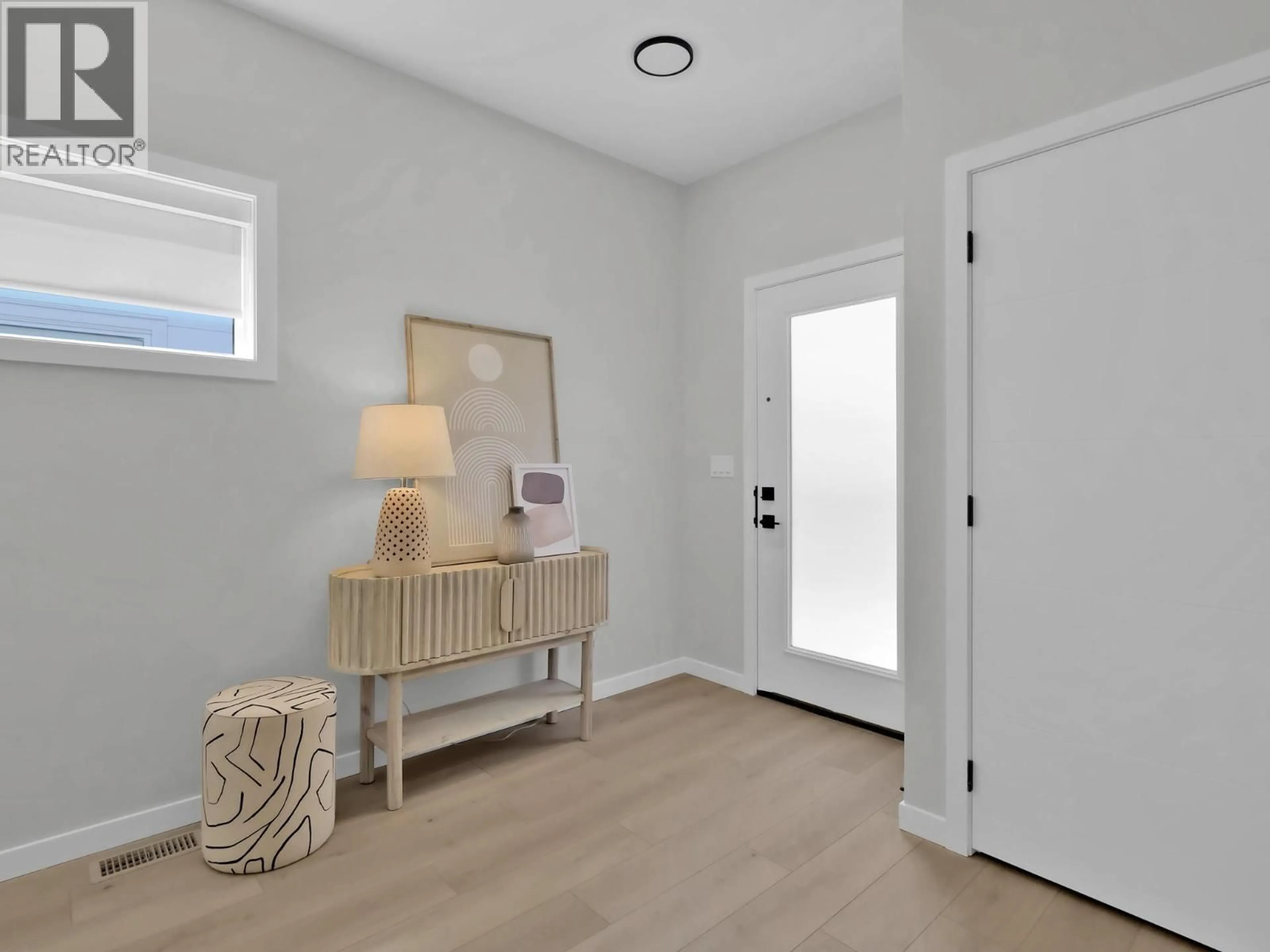 Indoor entryway for 103 - 275 KINNEY AVENUE, Penticton British Columbia V2A3P3