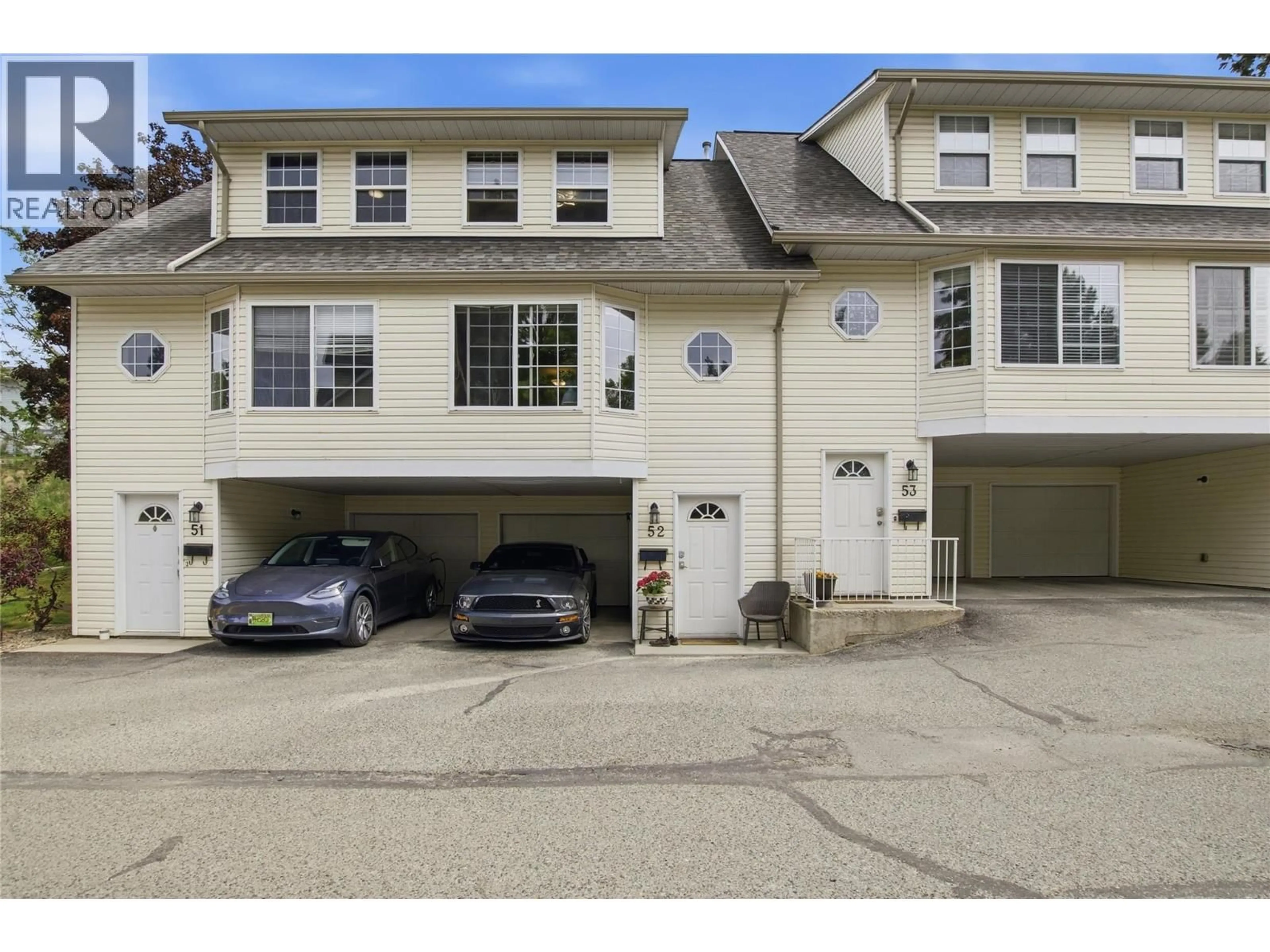 Indoor garage for 52 - 2020 ROBSON PLACE, Kamloops British Columbia V2C2N2