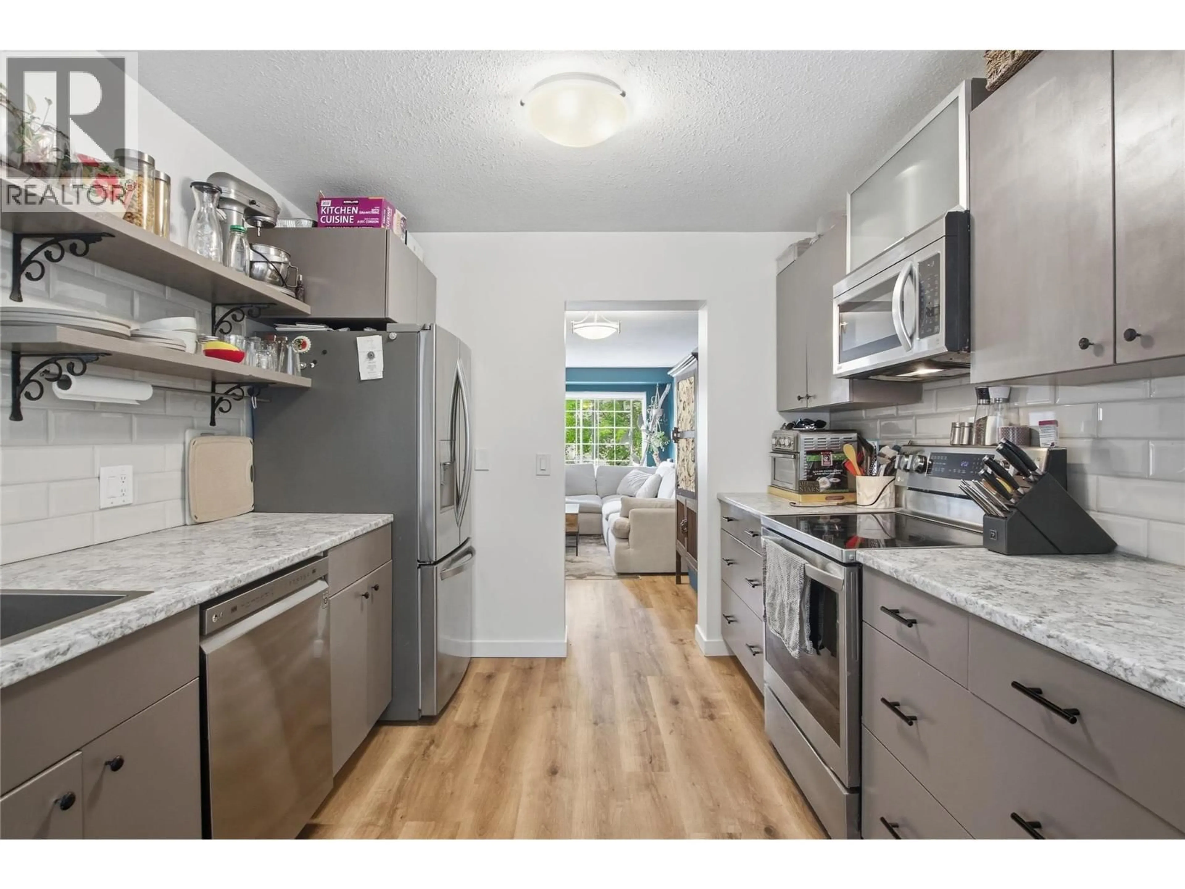 Open concept kitchen, unknown for 52 - 2020 ROBSON PLACE, Kamloops British Columbia V2C2N2