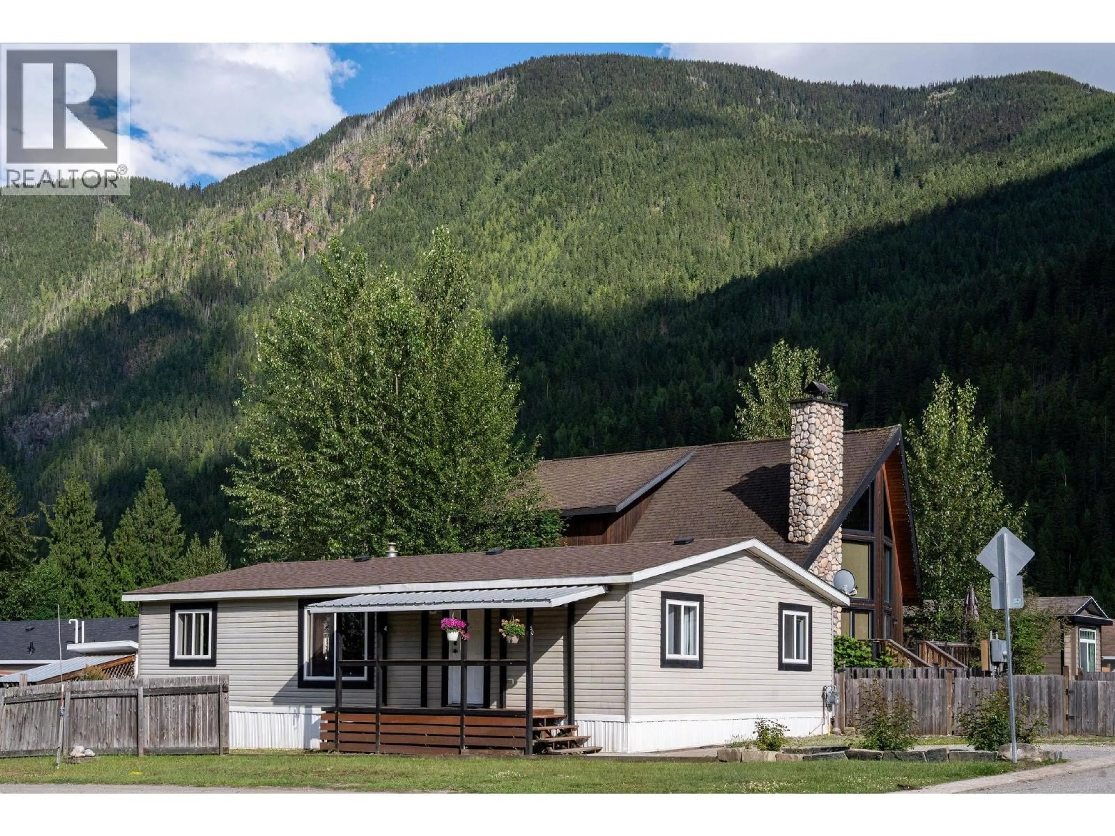 Home with vinyl exterior material, mountain view for 50 JOHNSON WAY, Revelstoke British Columbia V0E2S0