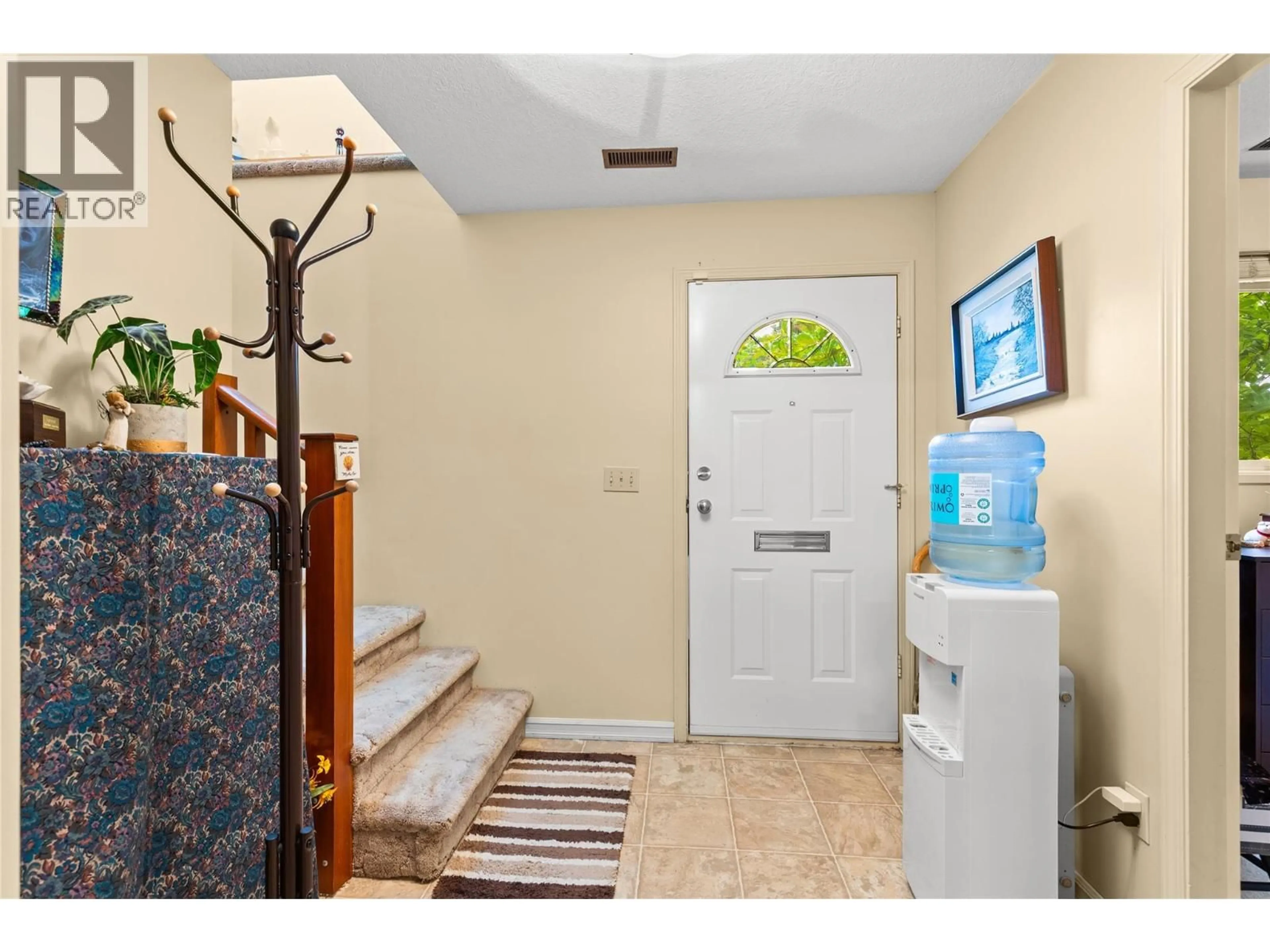 Indoor entryway for 1812 46 AVENUE, Vernon British Columbia V1T3P5