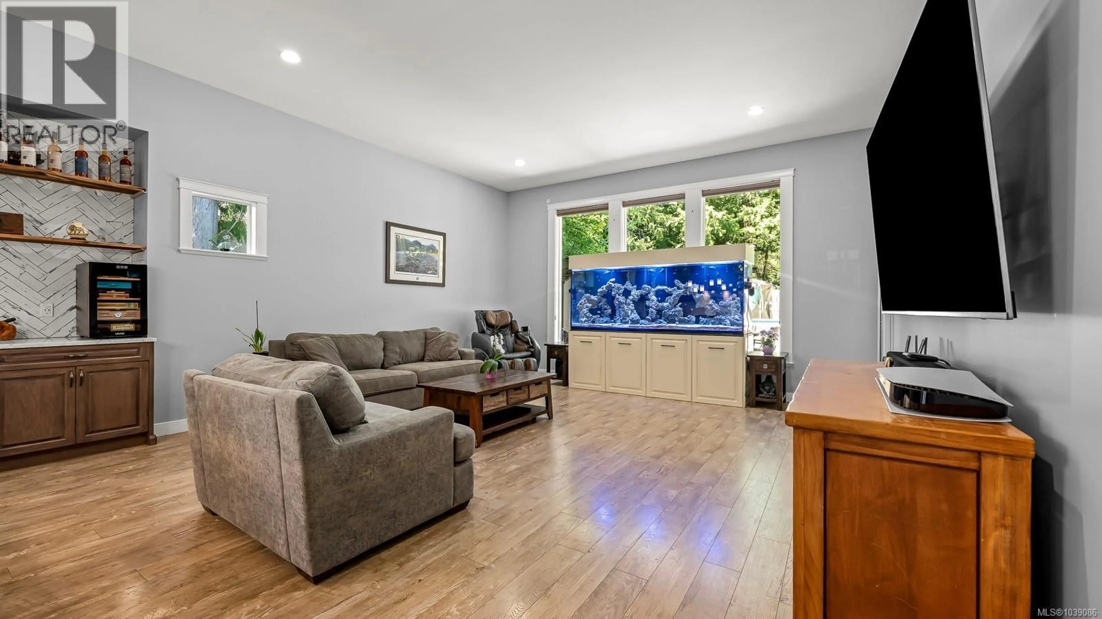 Living room with furniture, ceramic/tile floor for 2901 SWANSON STREET, Courtenay British Columbia V9N0C9