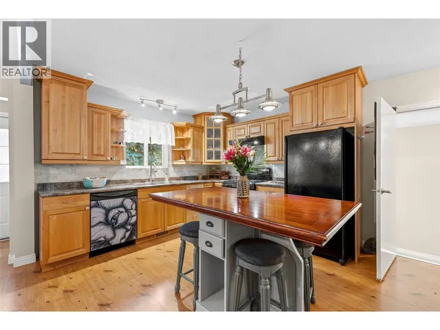 500 DONHAUSER ROAD, Kelowna 5