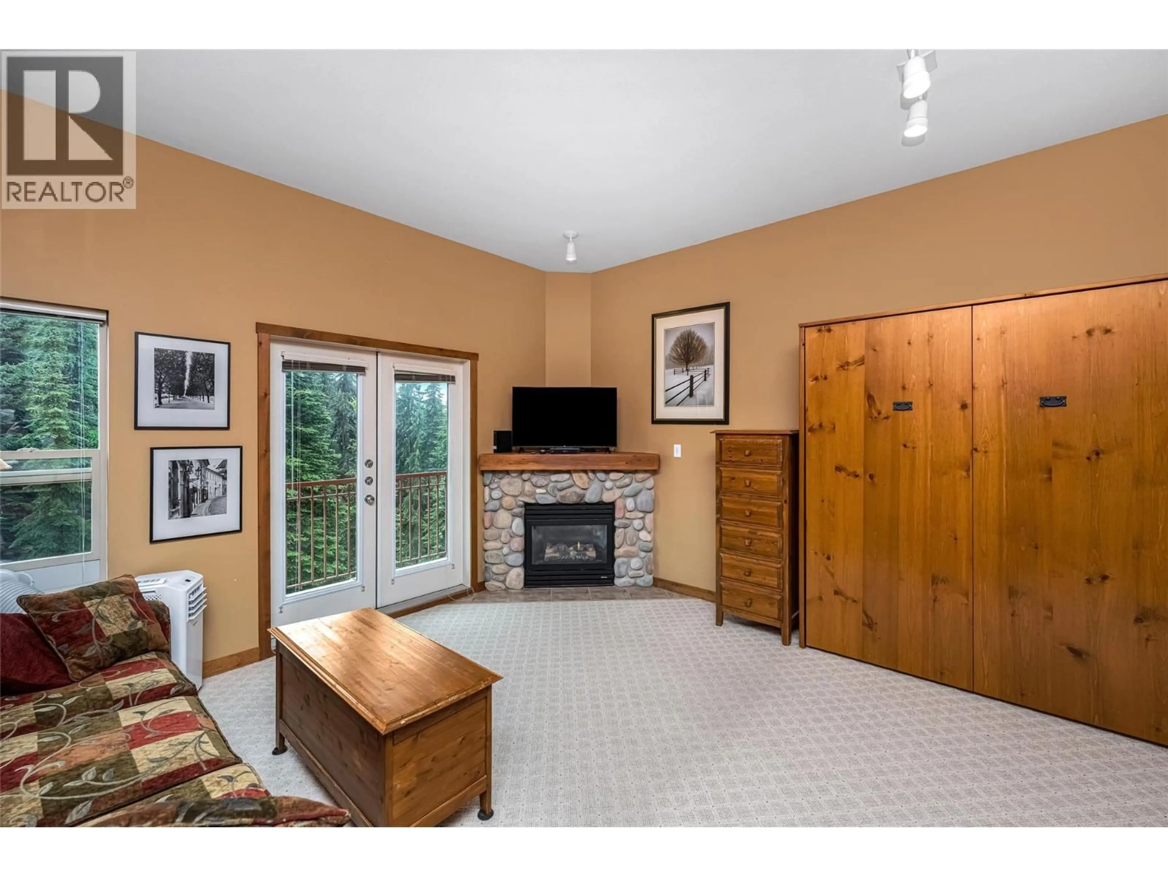 Living room with furniture, unknown for 302 - 9812 SILVER STAR ROAD, Vernon British Columbia V1B3X9