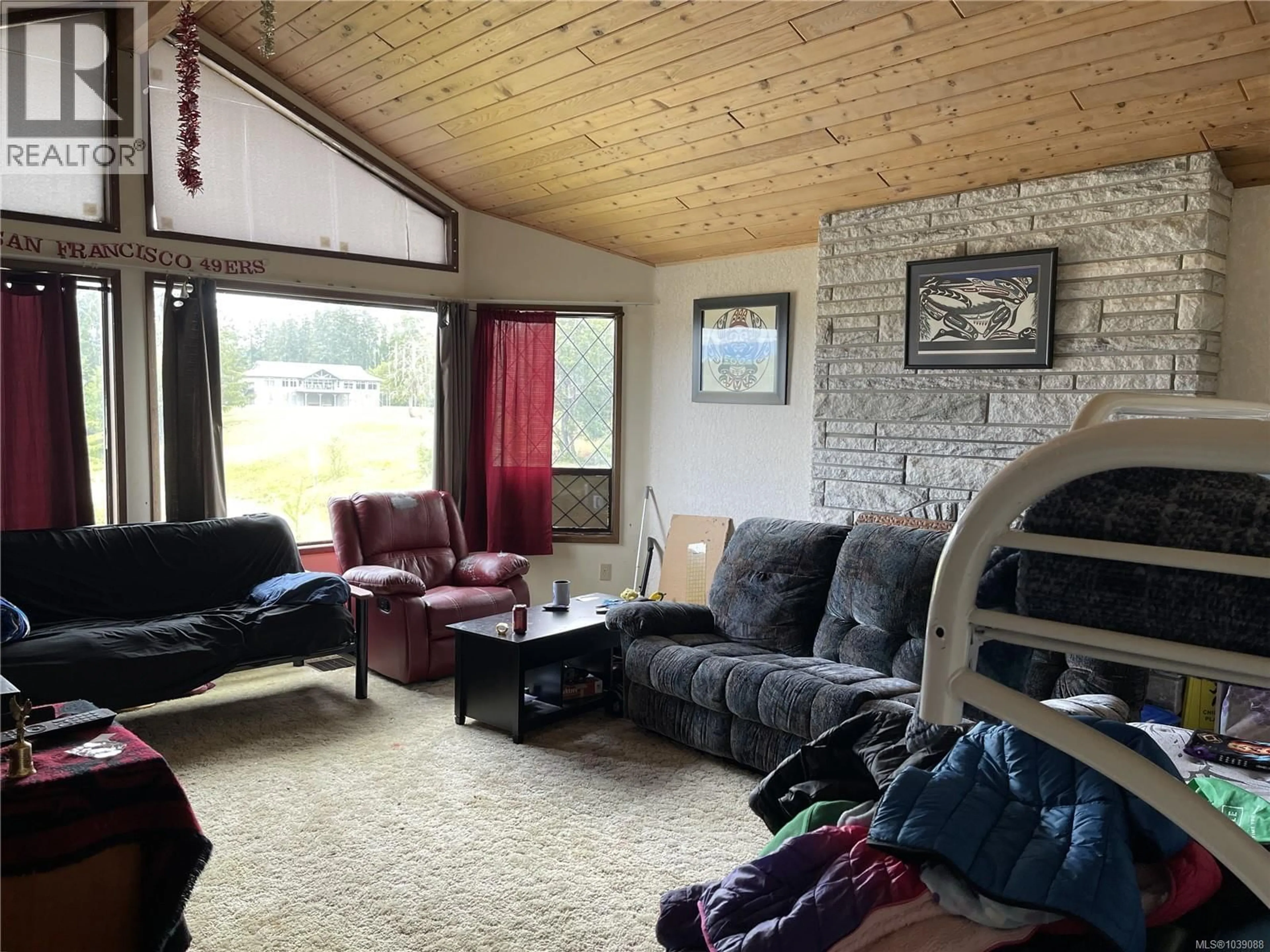 Living room with furniture, unknown for 3550 CHINA CREEK ROAD, Port Alberni British Columbia V9Y7V4