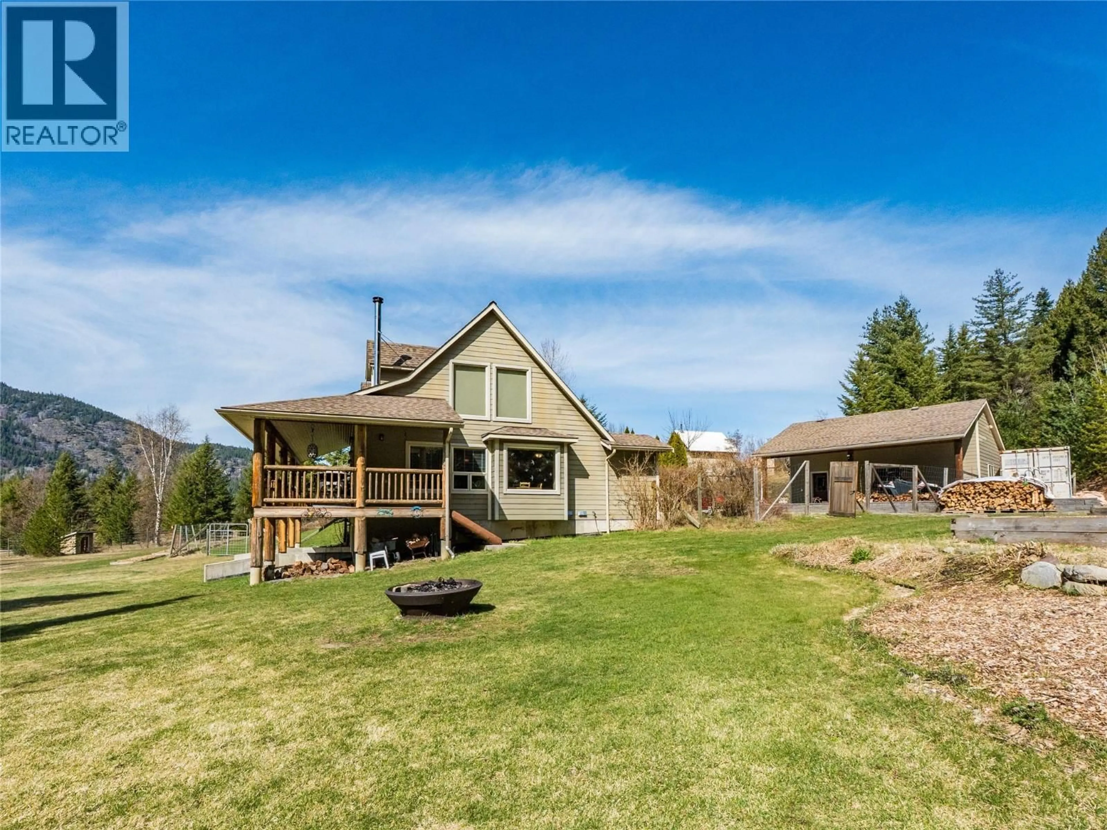 A pic from outside/outdoor area/front of a property/back of a property/a pic from drone, unknown for 955 CEDAR BRAE ROAD, Glade British Columbia V1N4R5