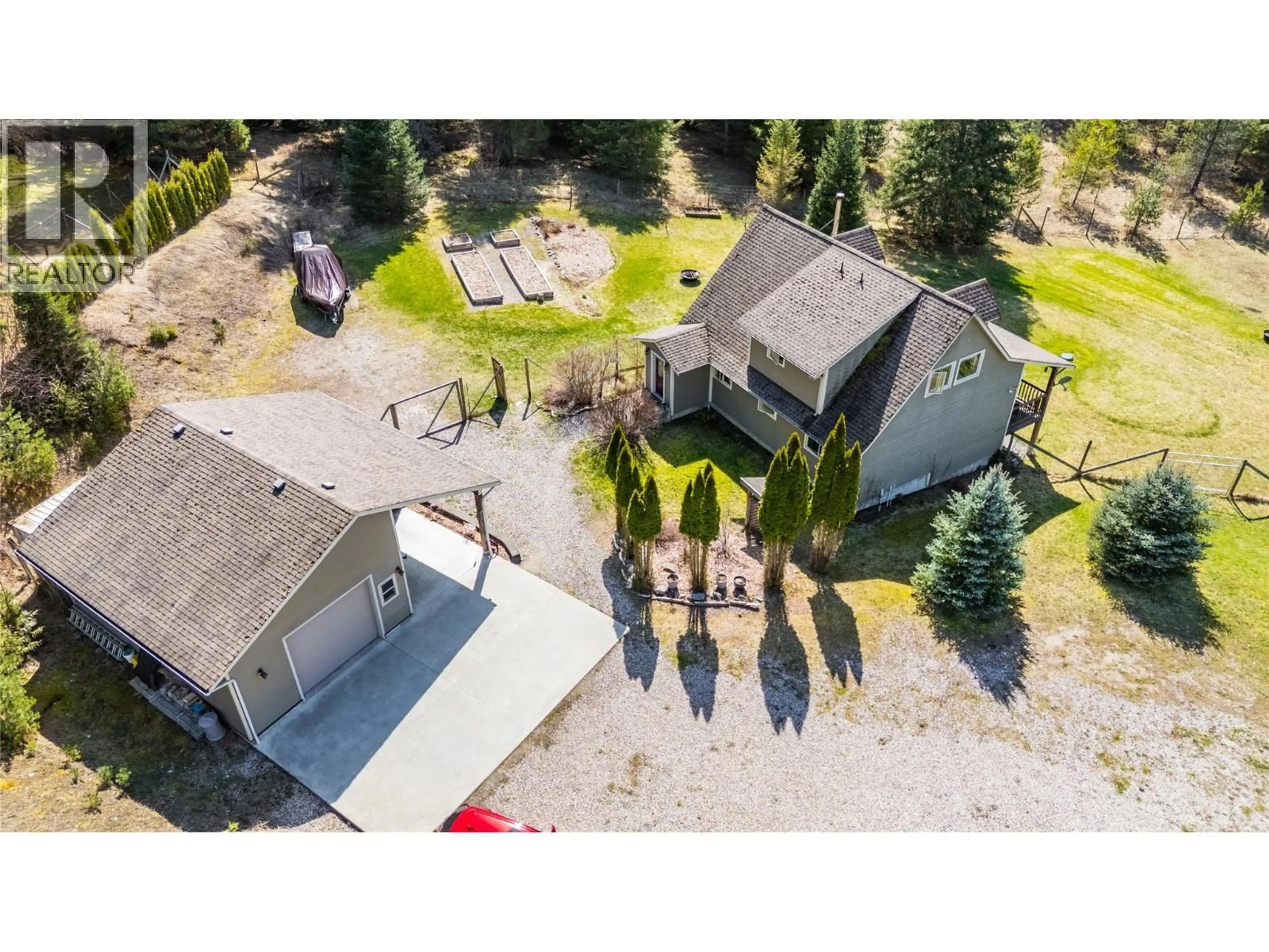 A pic from outside/outdoor area/front of a property/back of a property/a pic from drone, unknown for 955 CEDAR BRAE ROAD, Glade British Columbia V1N4R5