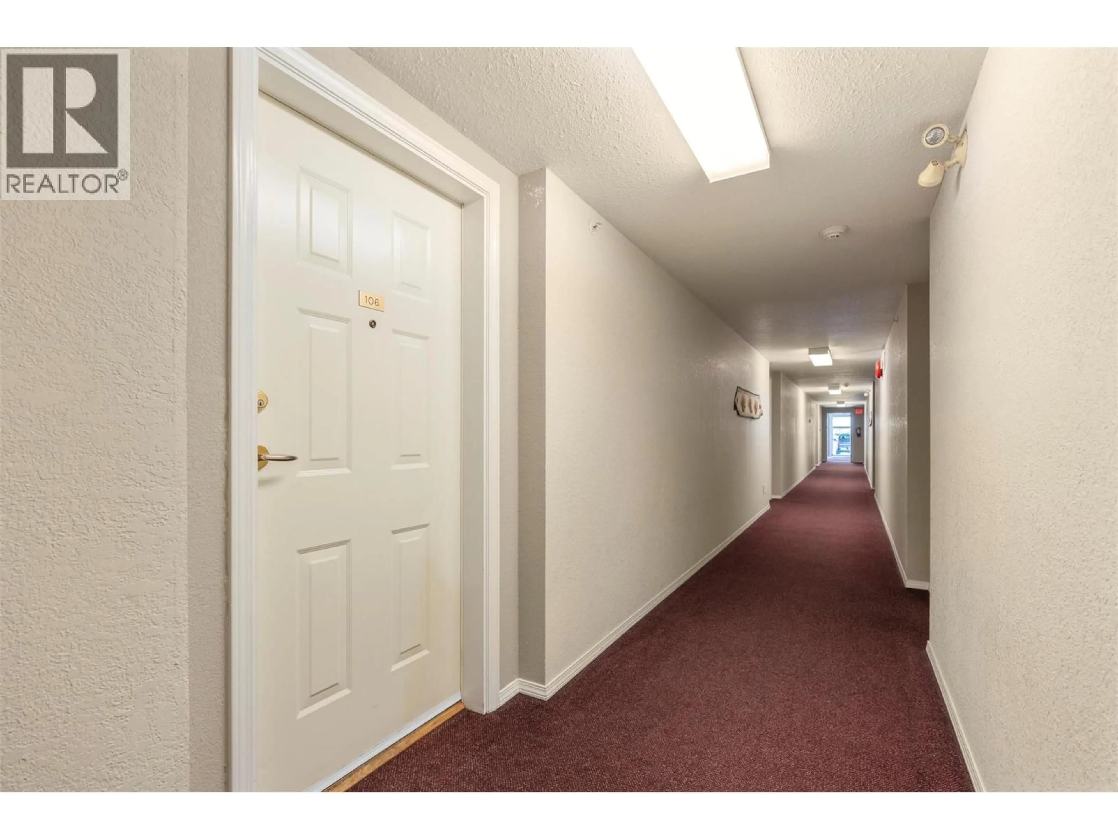 Indoor foyer for 106 - 2435 PLEASANT VALLEY ROAD, Armstrong British Columbia V4Y2A3