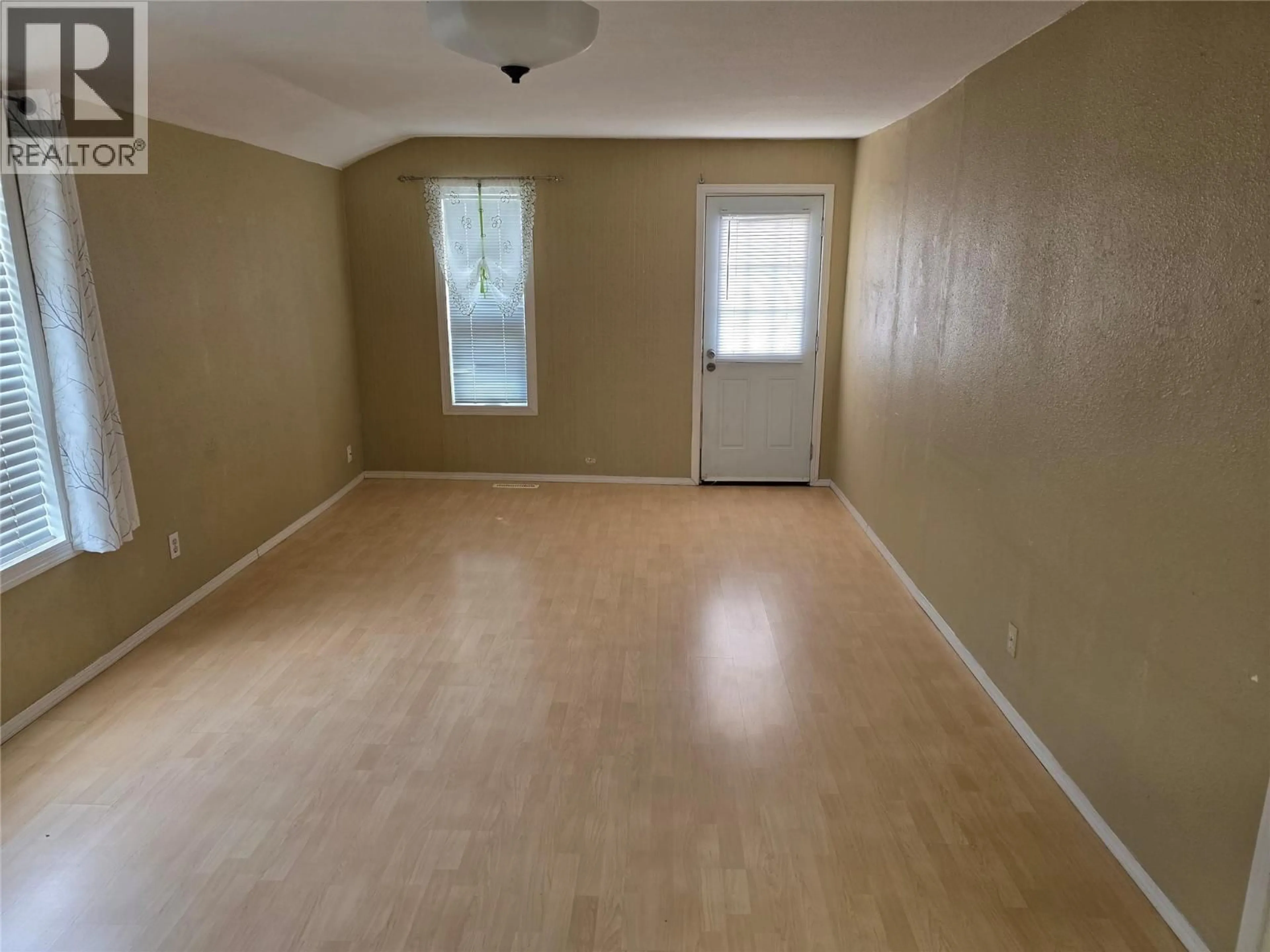 A pic of a room for 700 99 AVENUE, Dawson Creek British Columbia V1G1T4