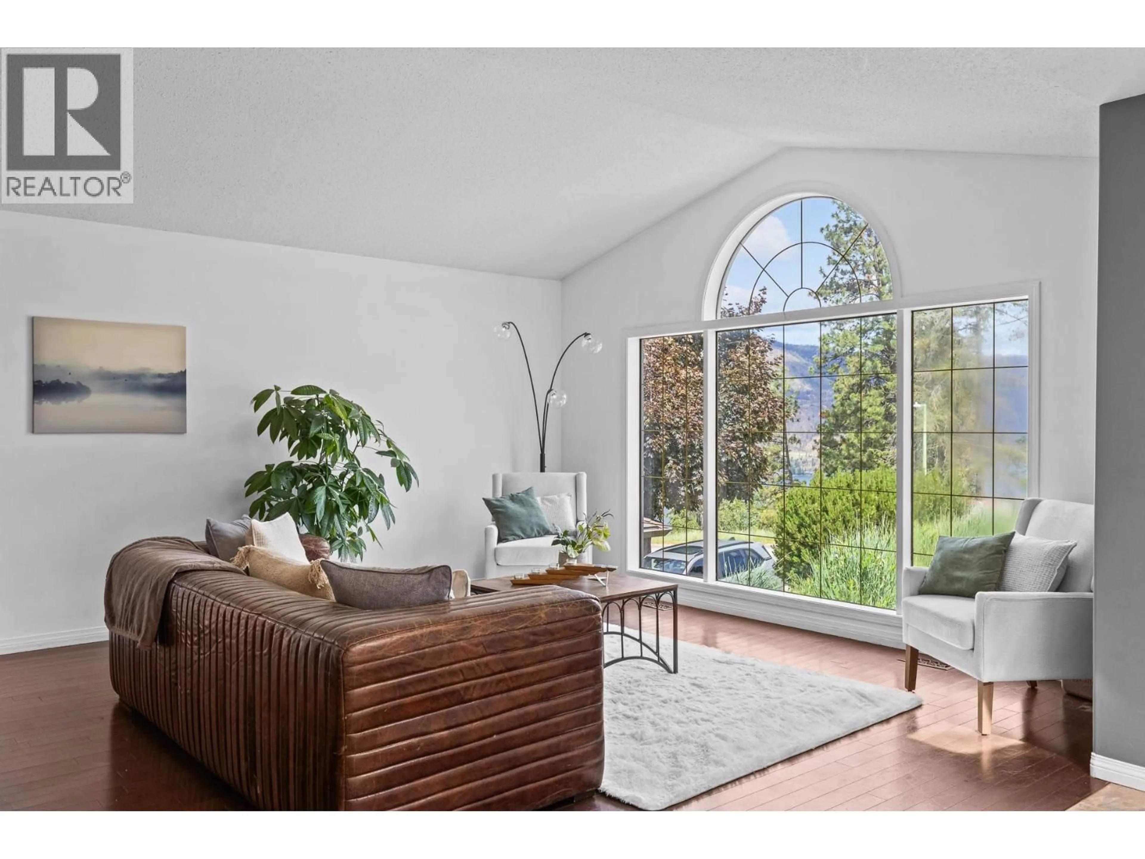 Living room with furniture, unknown for 145 MAGIC DRIVE, Kelowna British Columbia V1V1N2