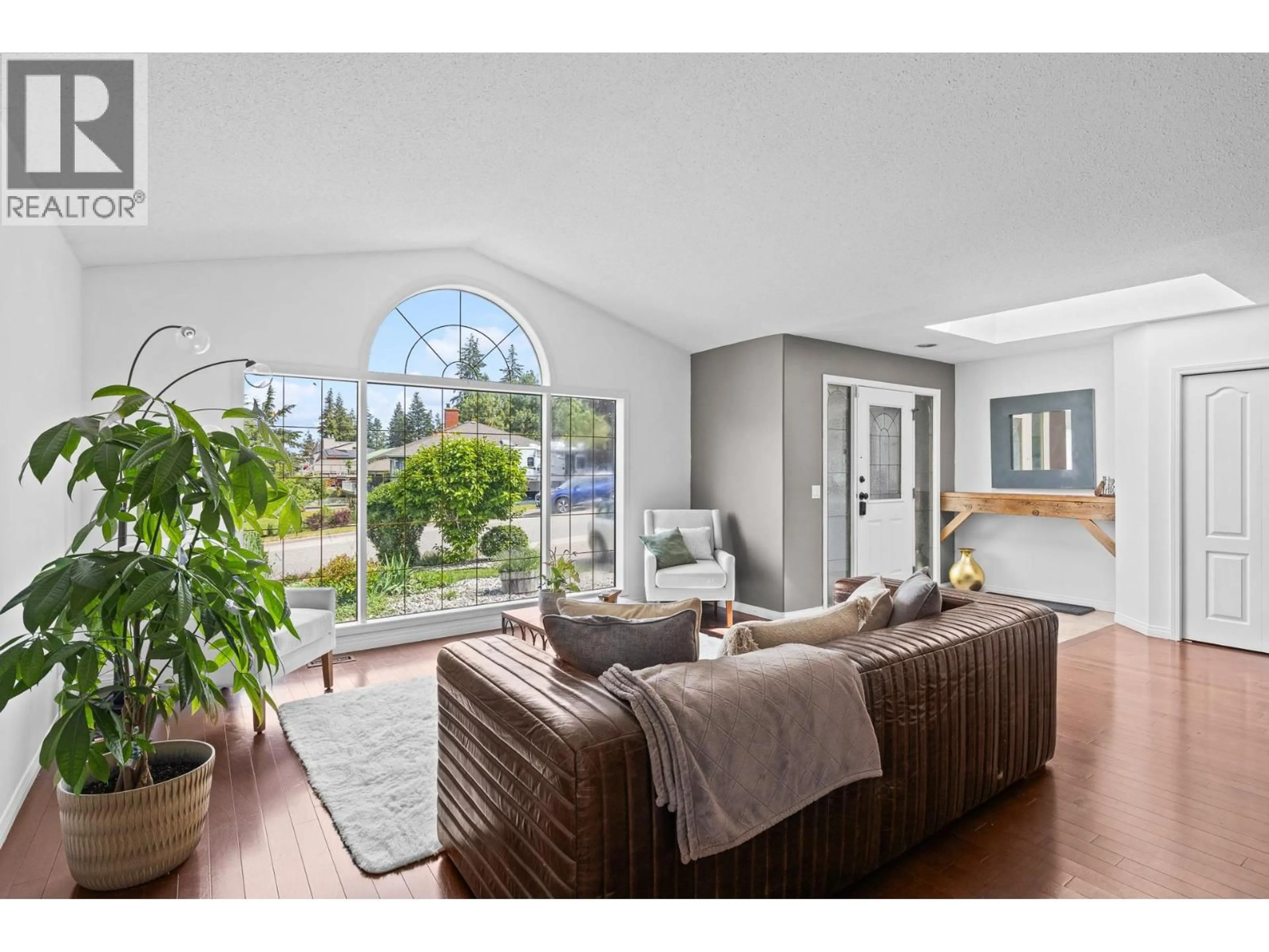 Living room with furniture, unknown for 145 MAGIC DRIVE, Kelowna British Columbia V1V1N2
