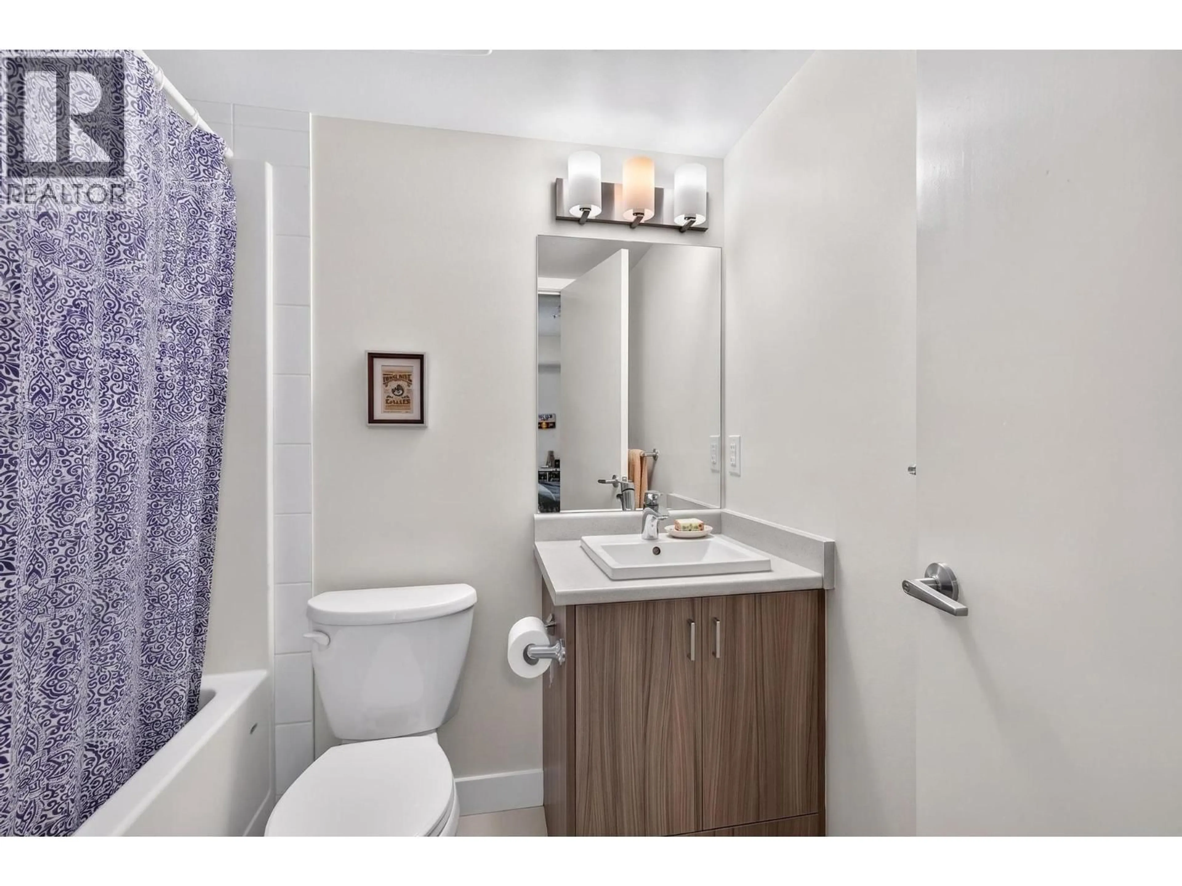 Standard bathroom, unknown for 111 - 655 ACADEMY WAY, Kelowna British Columbia V1V0C8