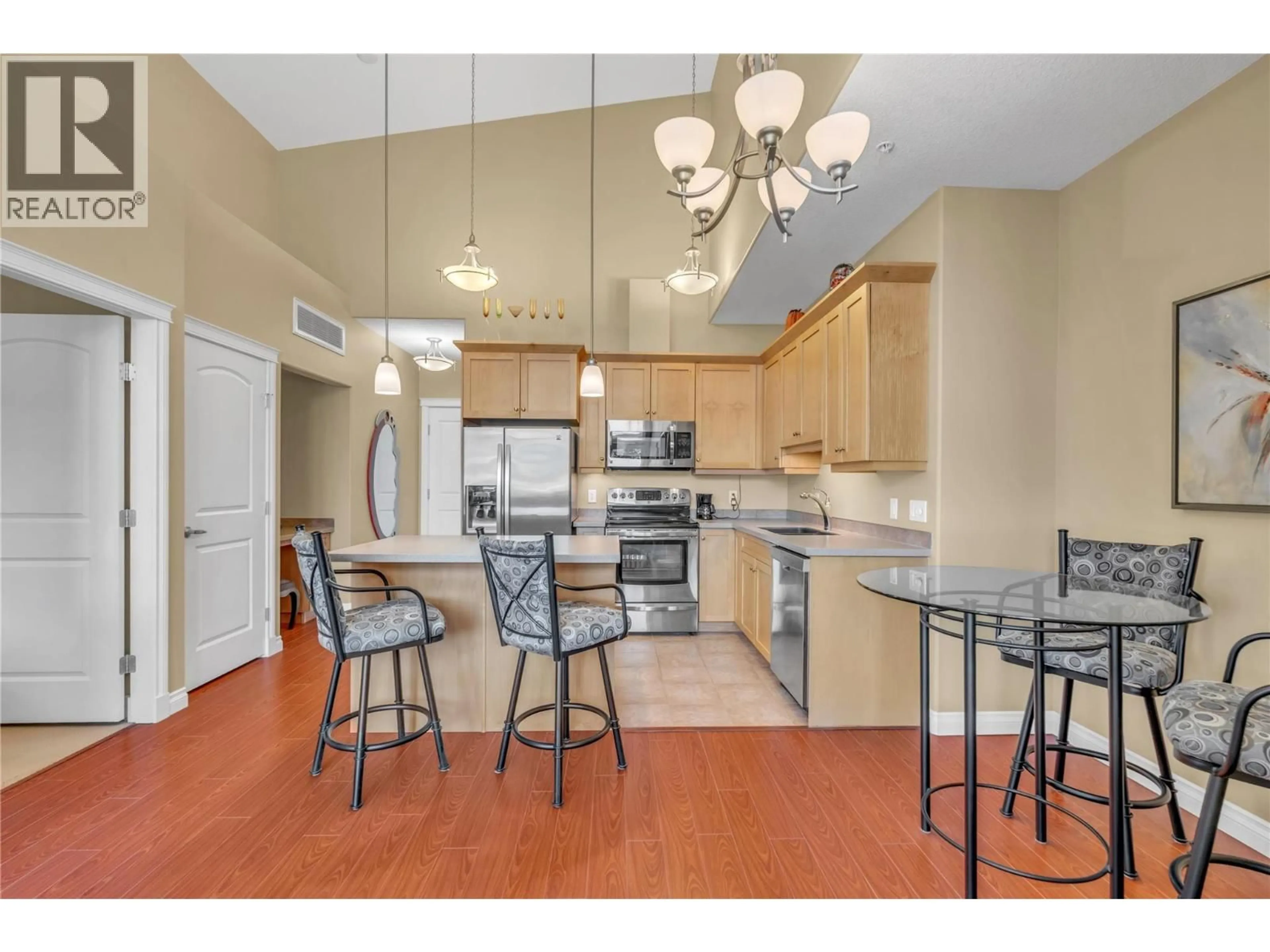 Open concept kitchen, unknown for 406 - 3313 WILSON STREET, Penticton British Columbia V2A8J3