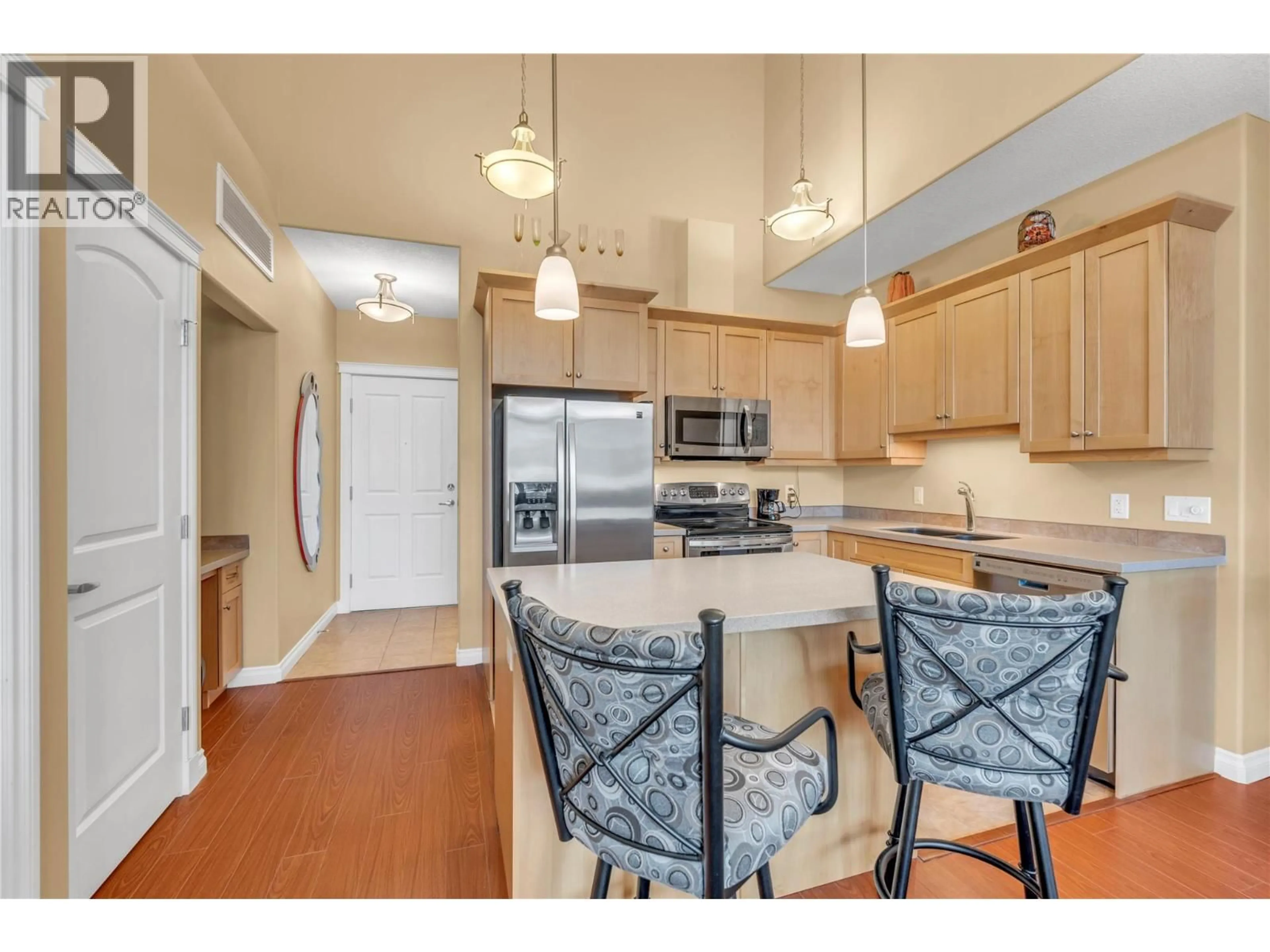 Open concept kitchen, unknown for 406 - 3313 WILSON STREET, Penticton British Columbia V2A8J3