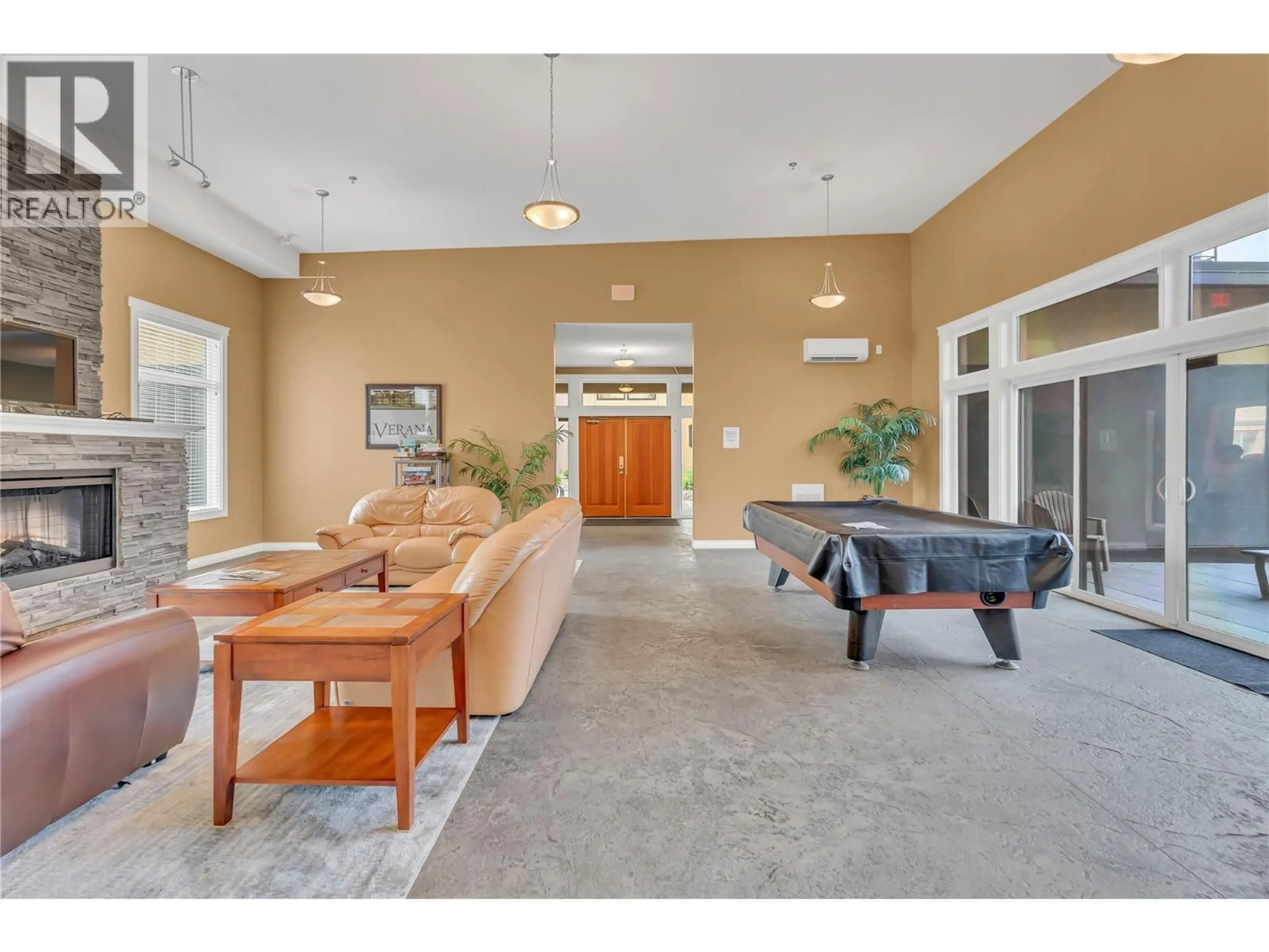 Indoor foyer for 406 - 3313 WILSON STREET, Penticton British Columbia V2A8J3