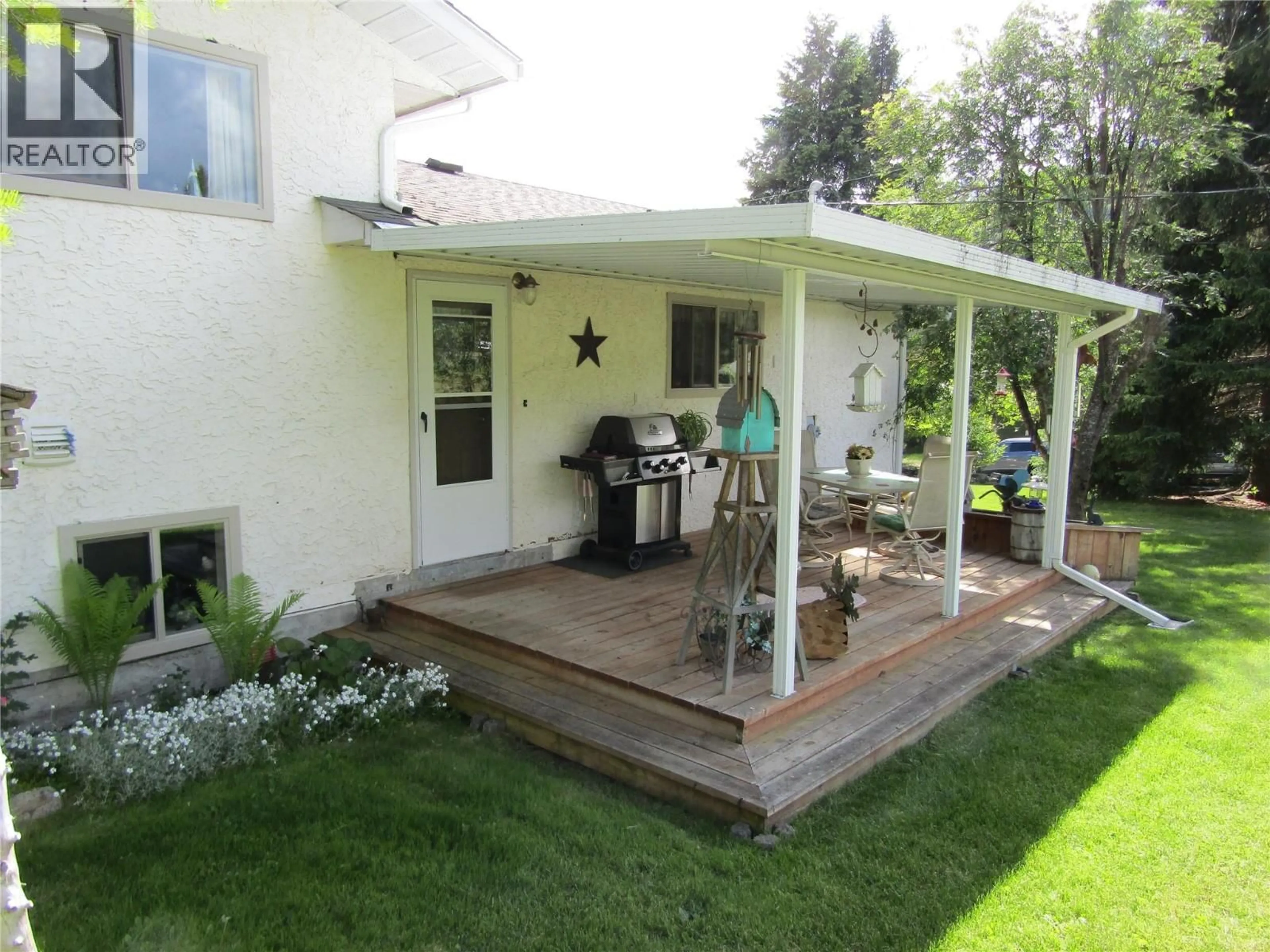 Patio, street for 884 STRATHMORE AVENUE, Greenwood British Columbia V0H1J0