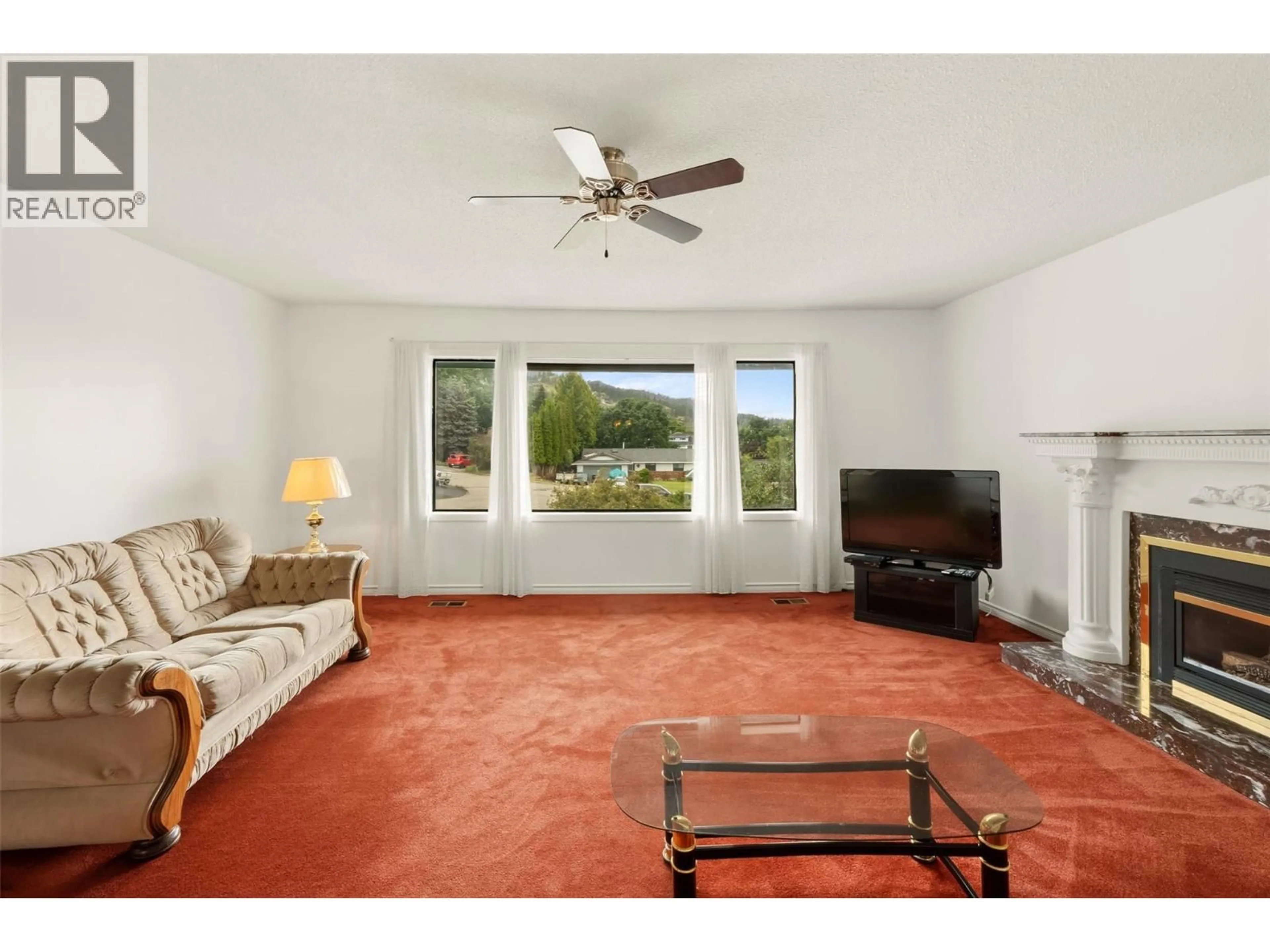 Living room with furniture, unknown for 174 ADAMSON COURT, Penticton British Columbia V2A7R8