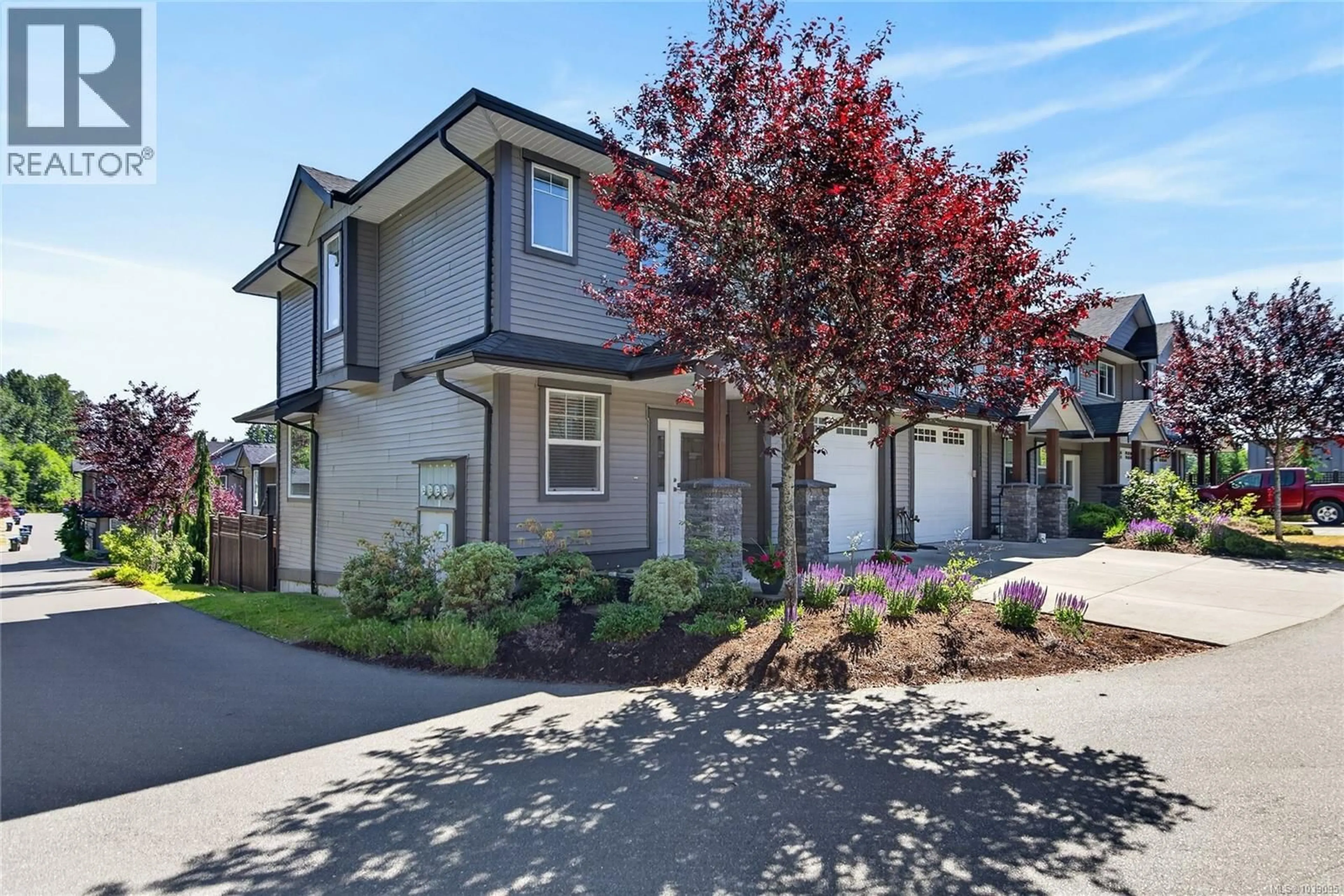 Home with vinyl exterior material, street for 133 - 2077 20TH STREET, Courtenay British Columbia V9N0G2