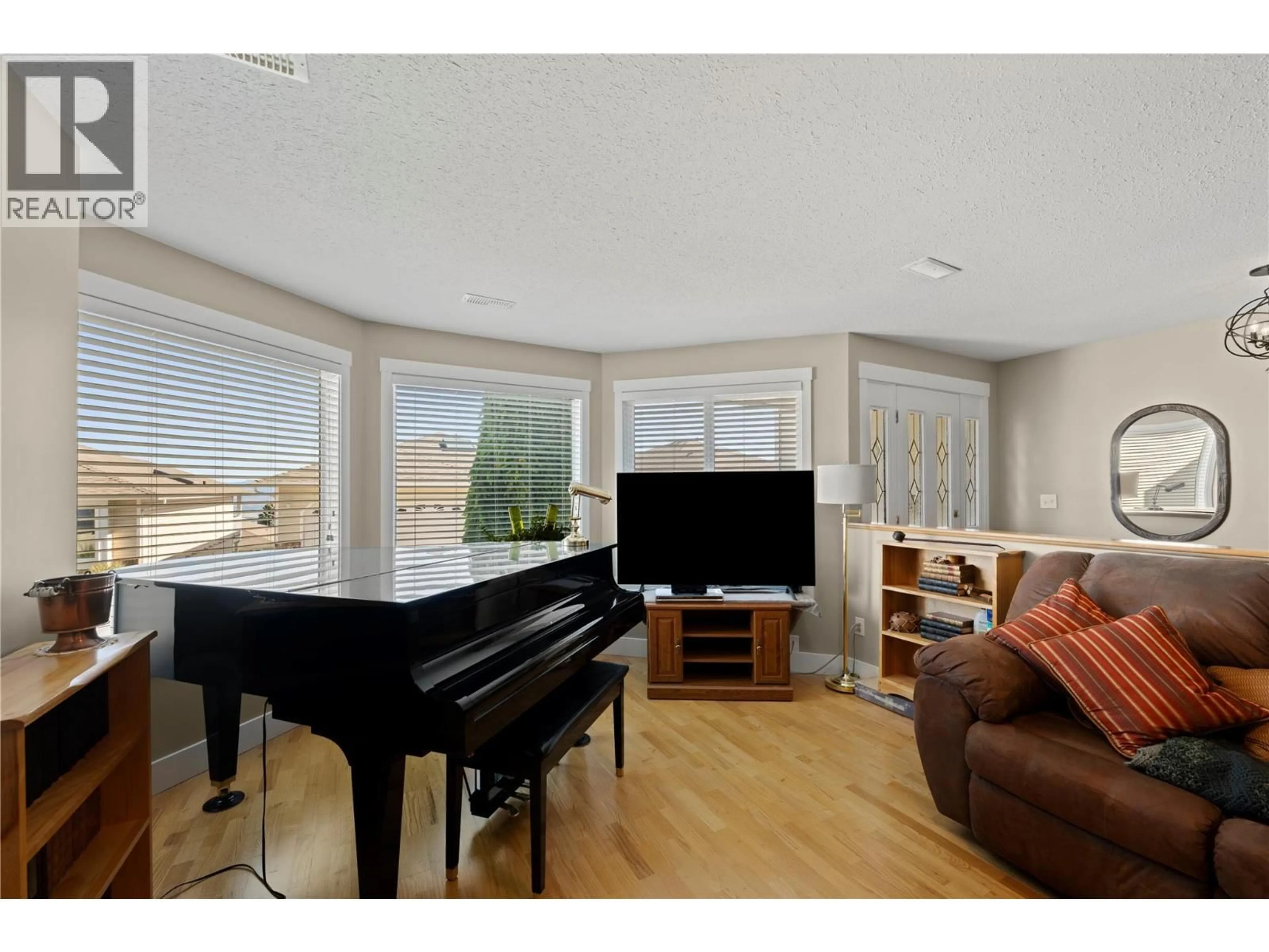 Home theater for 32 - 2030 VAN HORNE DRIVE, Kamloops British Columbia V1S1P6