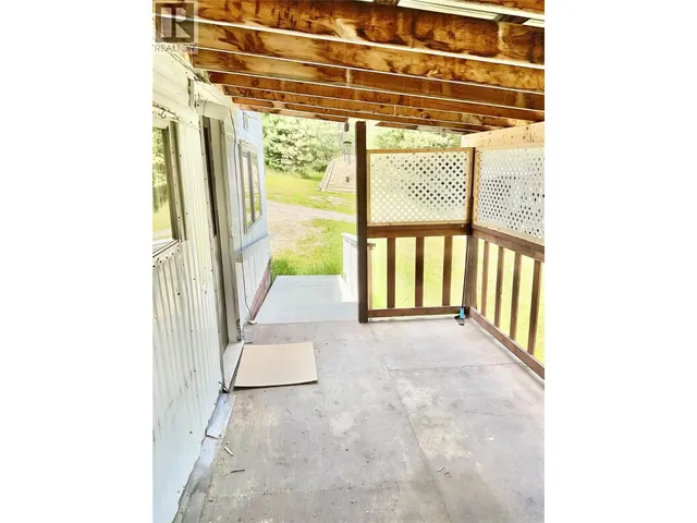 11 - 1675 33 HIGHWAY, Rock Creek 5