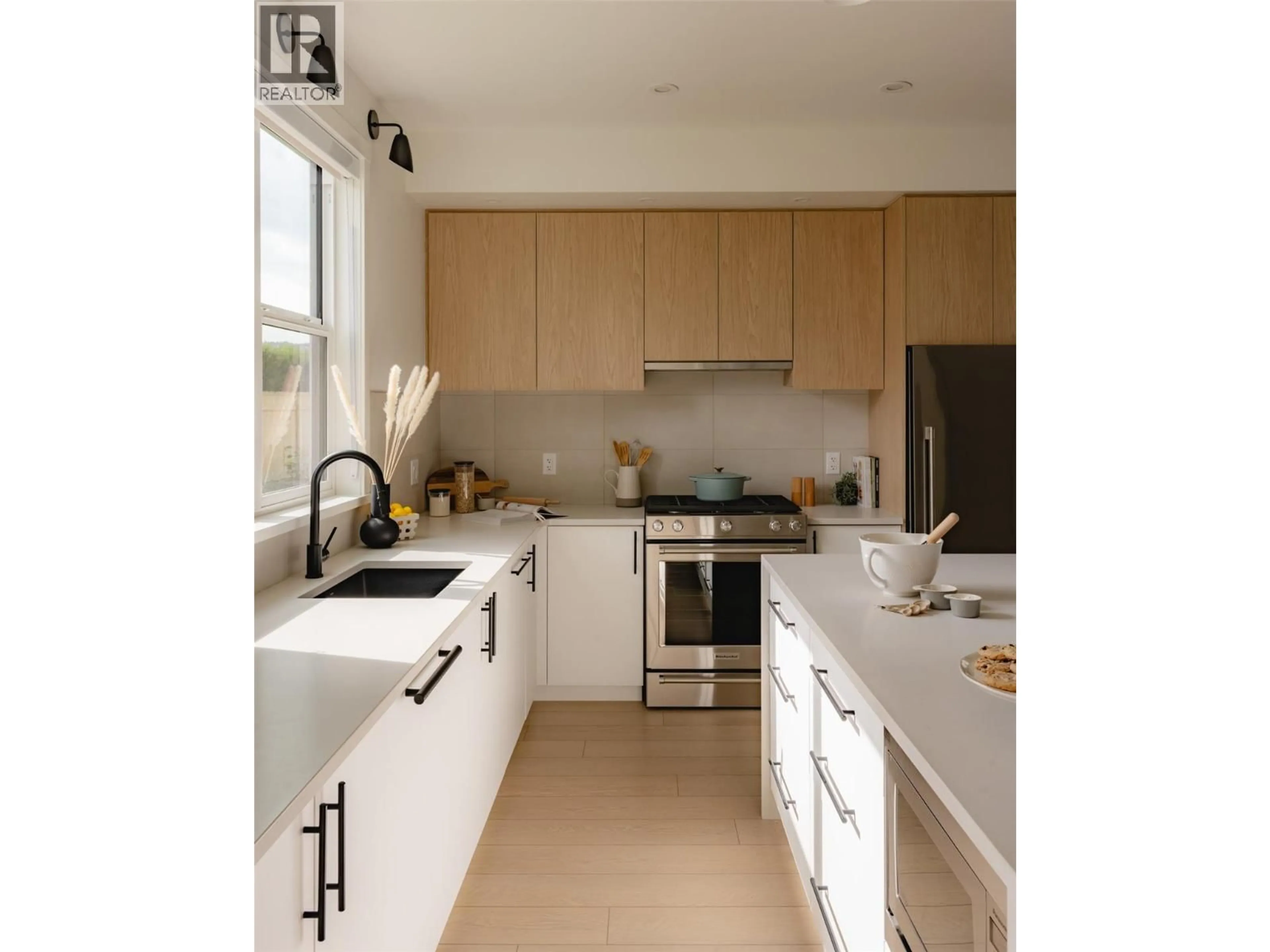 Contemporary kitchen, unknown for 15 - 1308 CEDAR STREET, Okanagan Falls British Columbia V0H1R4