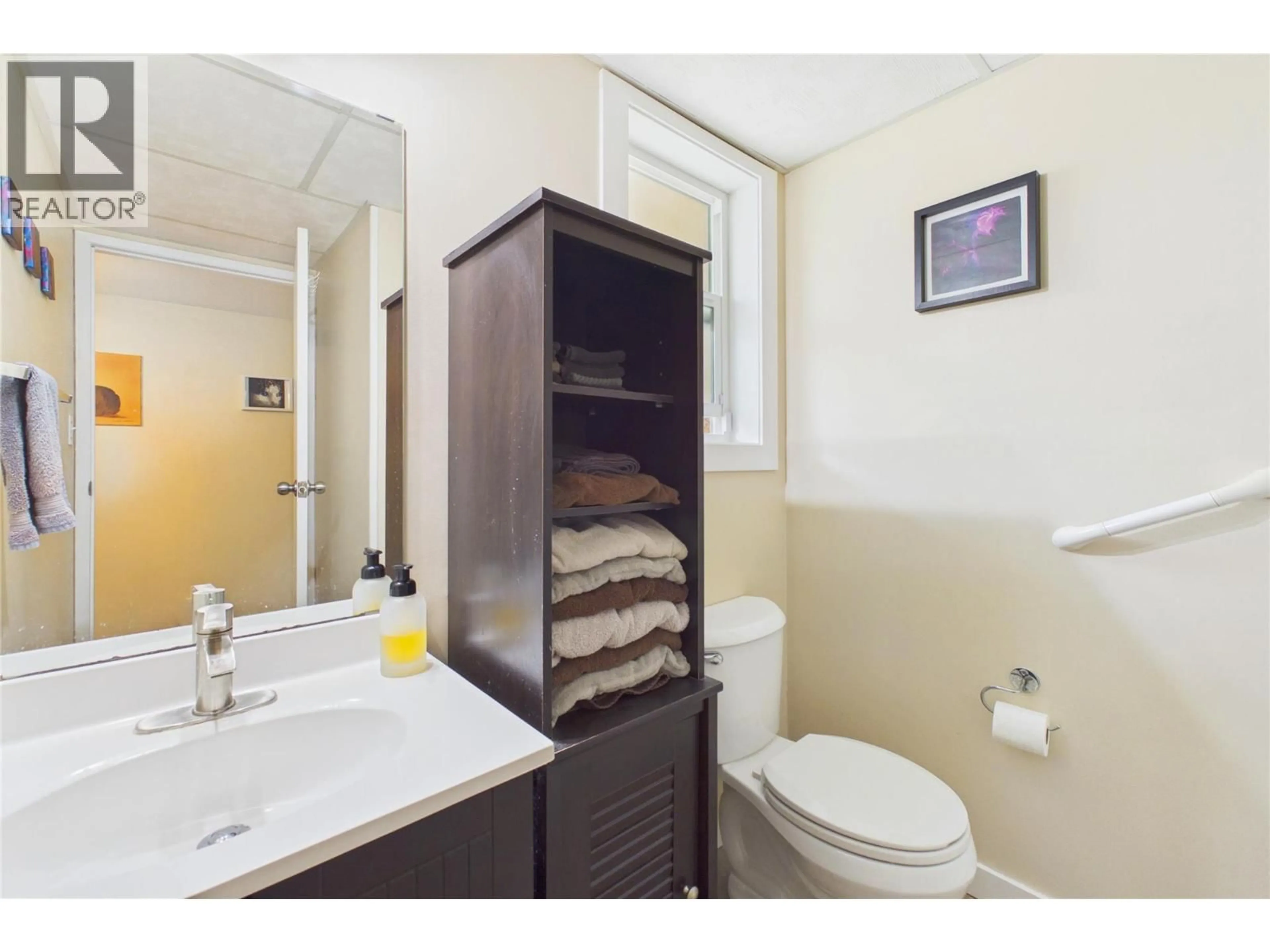 Standard bathroom, unknown for 148 TROY PLACE, Penticton British Columbia V2A7L5