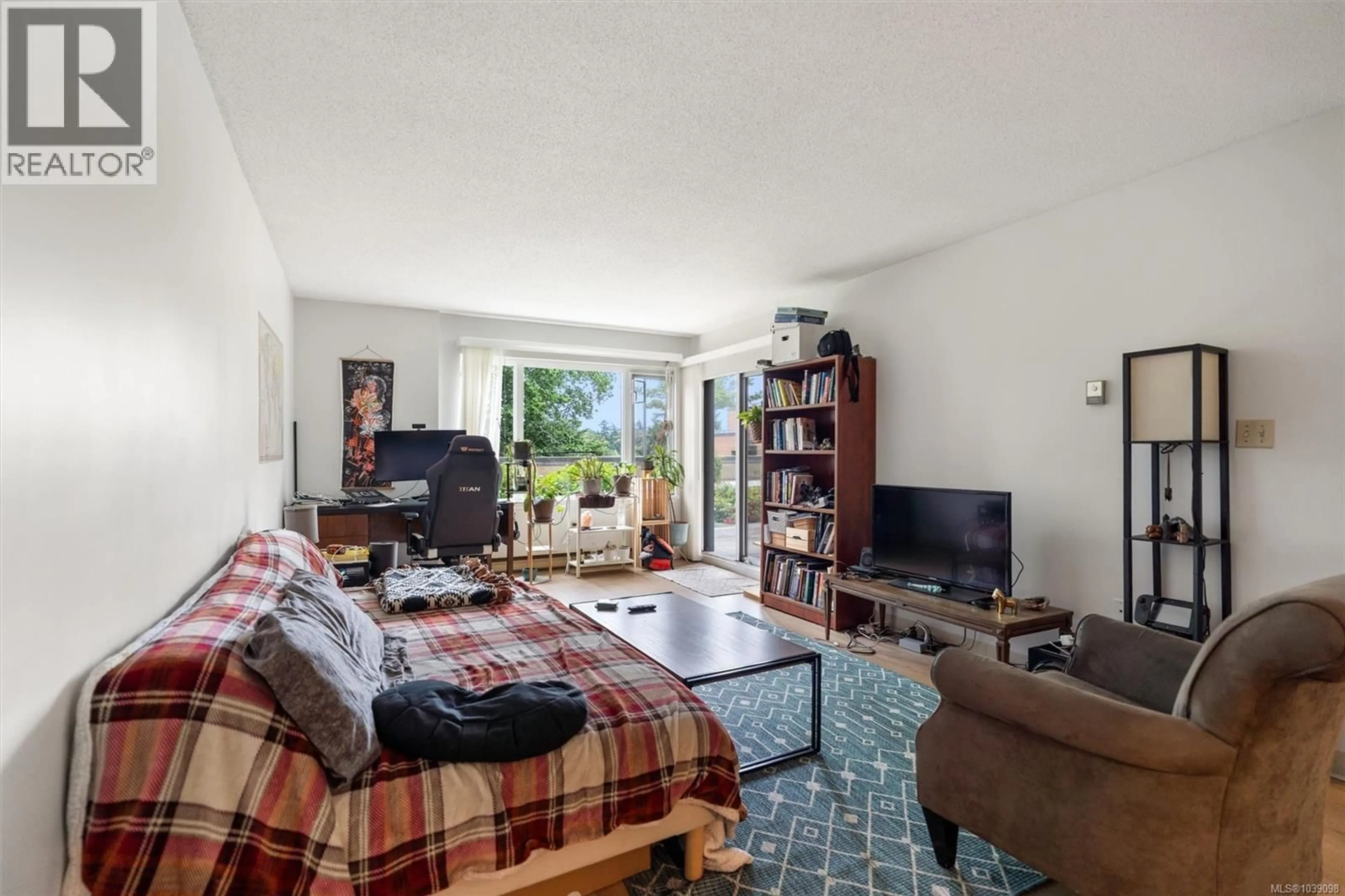 Living room with furniture, unknown for 104 - 103 GORGE ROAD EAST, Victoria British Columbia V9A6Z2