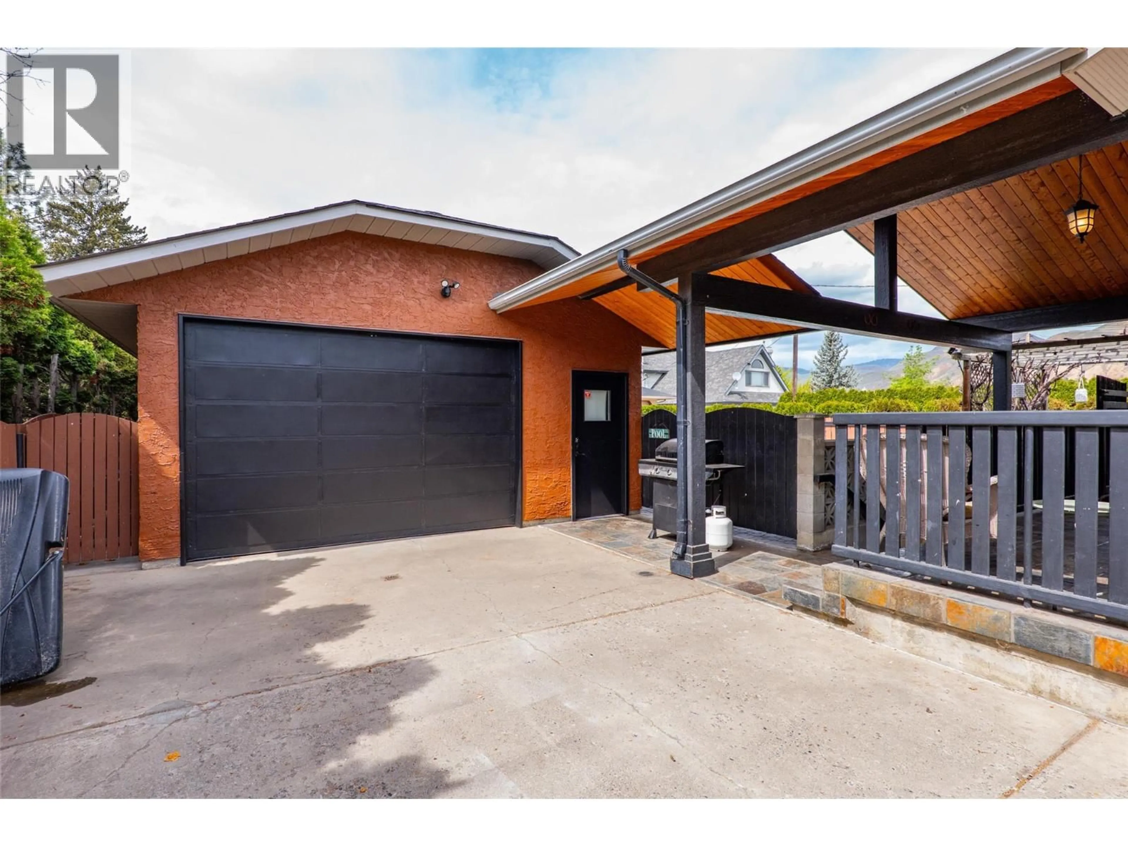 Indoor garage for 850 WINDBREAK STREET, Kamloops British Columbia V2B5P1