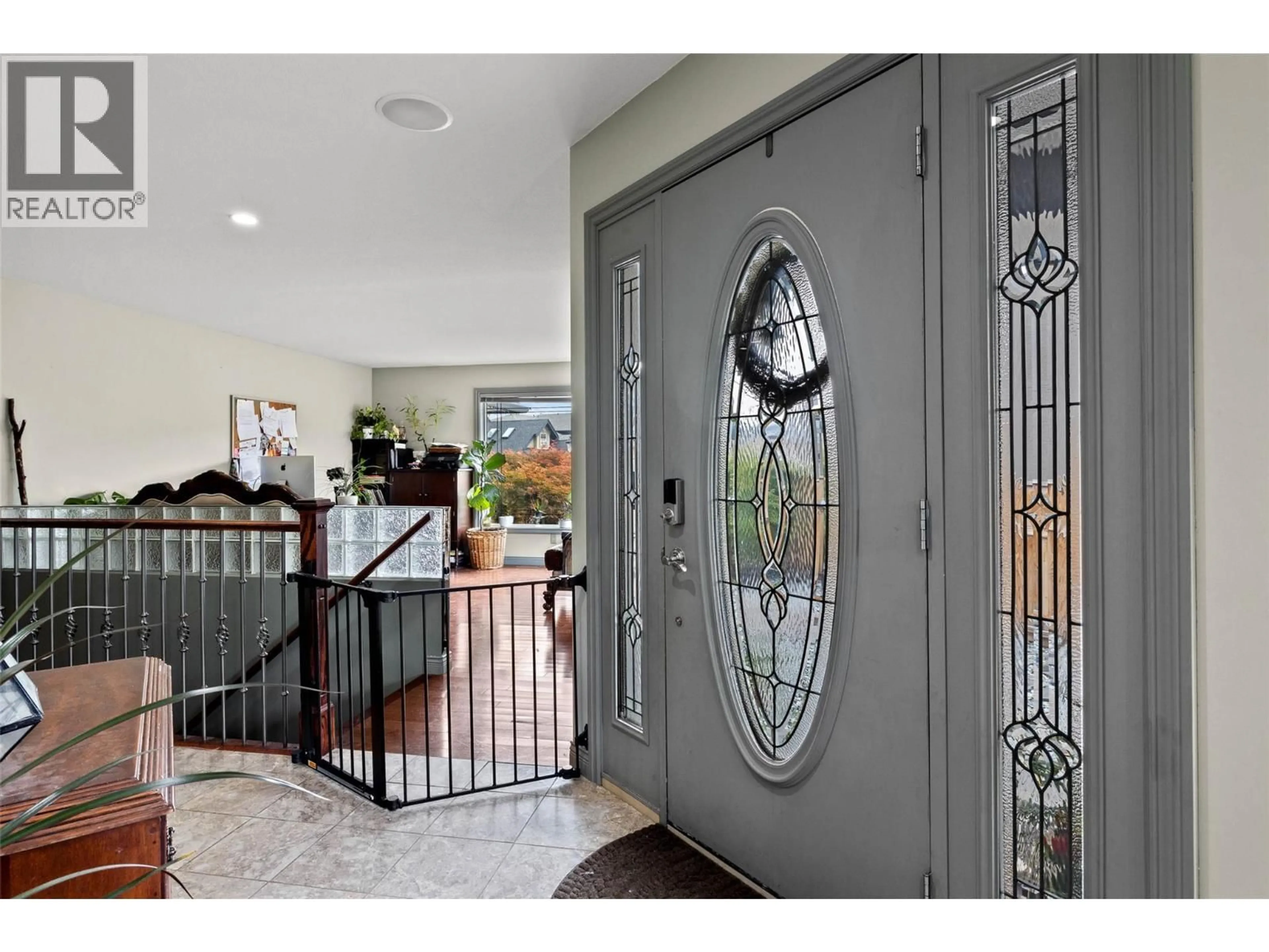 Indoor entryway for 996 ARLINGTON COURT, Kamloops British Columbia V2B8T4
