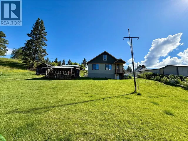 709 4TH STREET NORTHWEST, Cranbrook 3