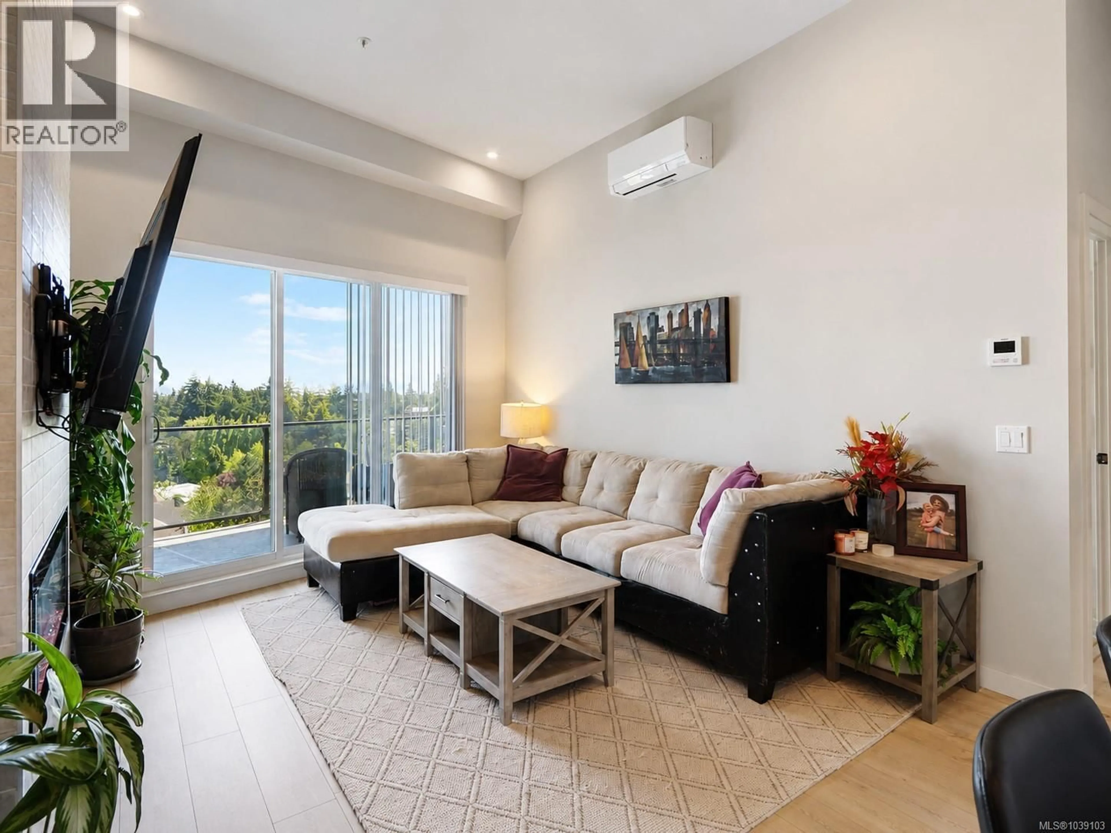 Living room with furniture, unknown for 605 - 958 PHAROAH MEWS, Langford British Columbia V9B7A1