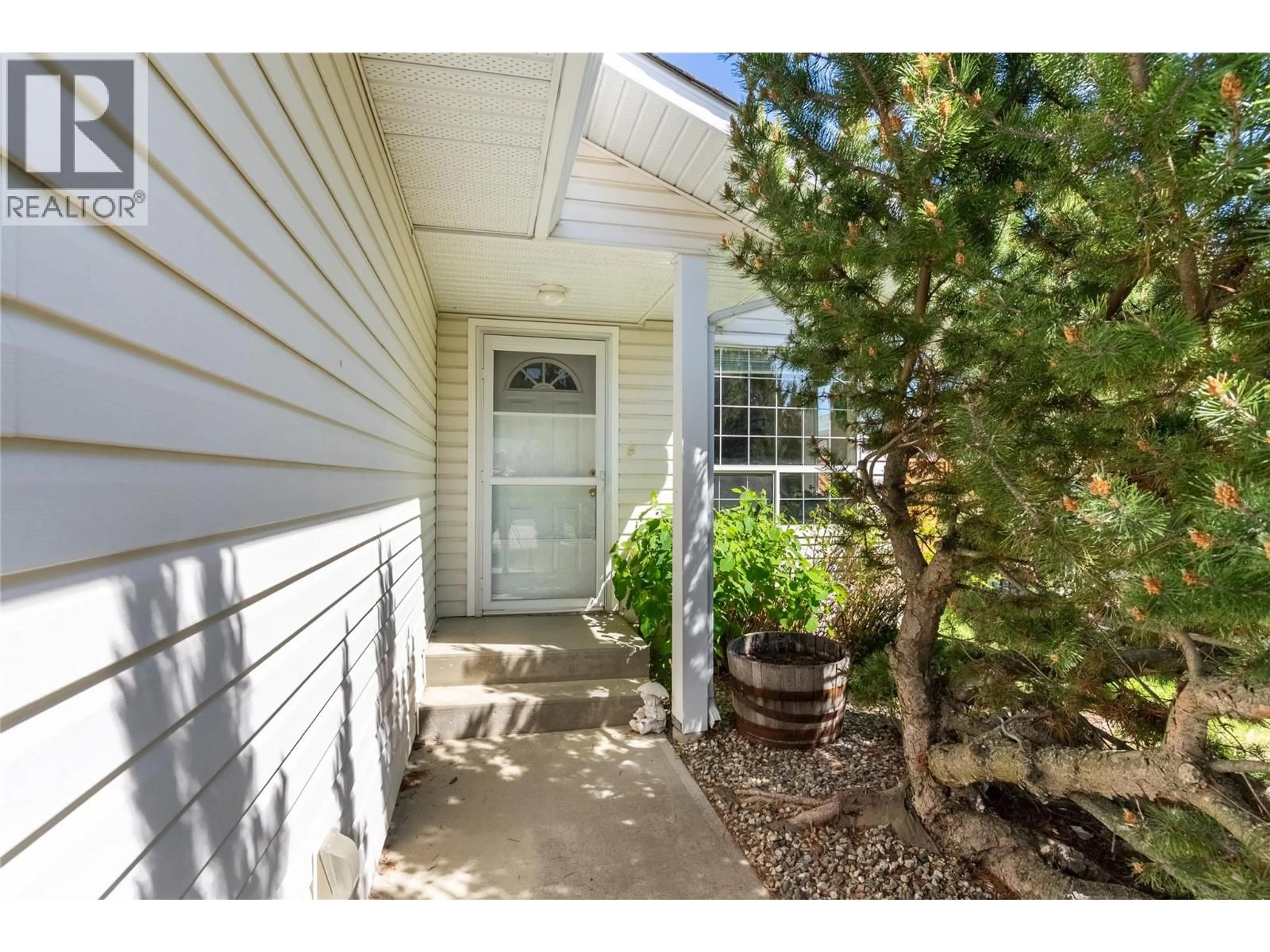 Indoor entryway for 33 - 1951 LODGEPOLE DRIVE, Kamloops British Columbia V1S1Y1