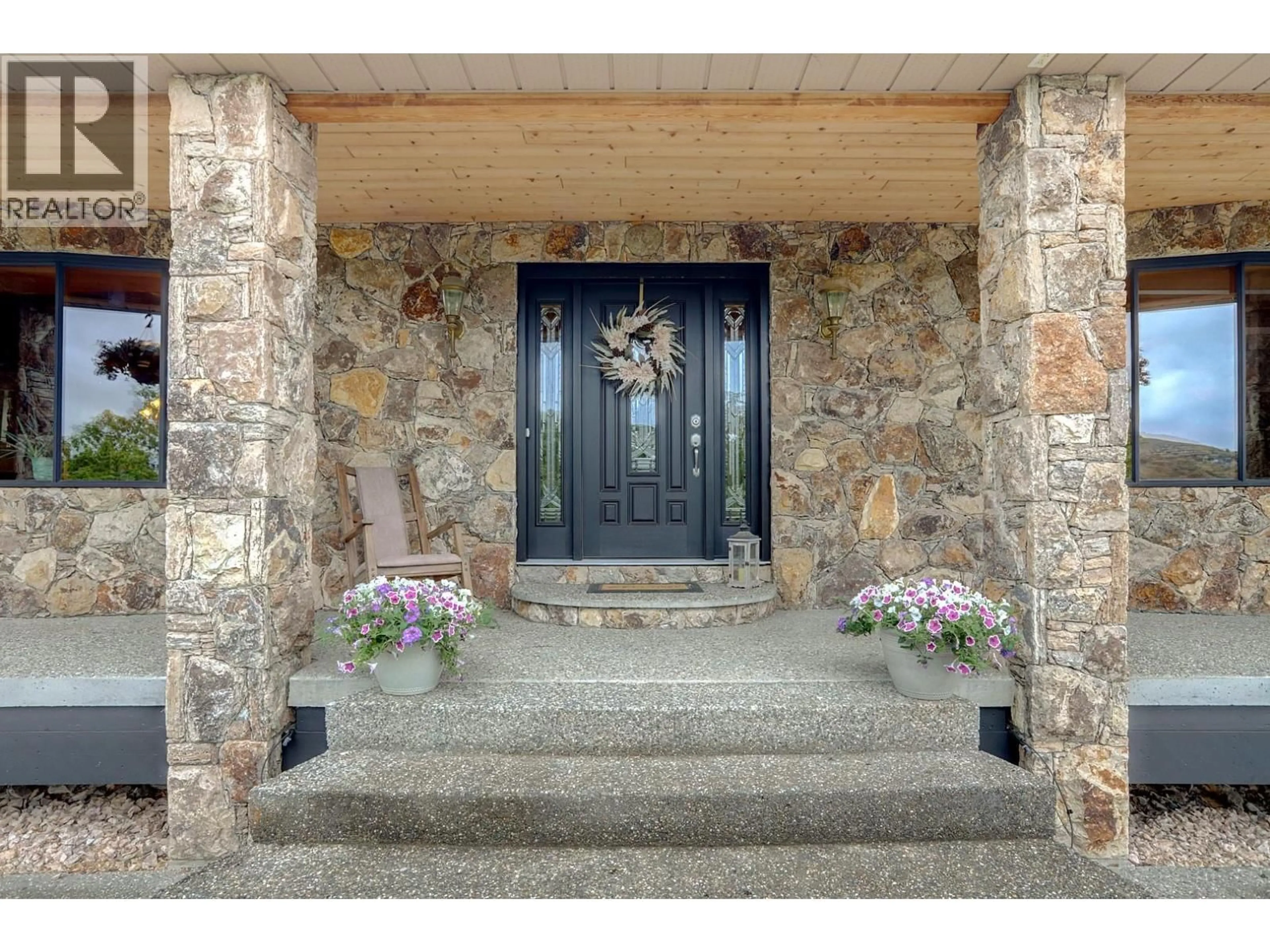 Indoor entryway for 10802 COLDSTREAM CREEK ROAD, Coldstream British Columbia V1B1C9