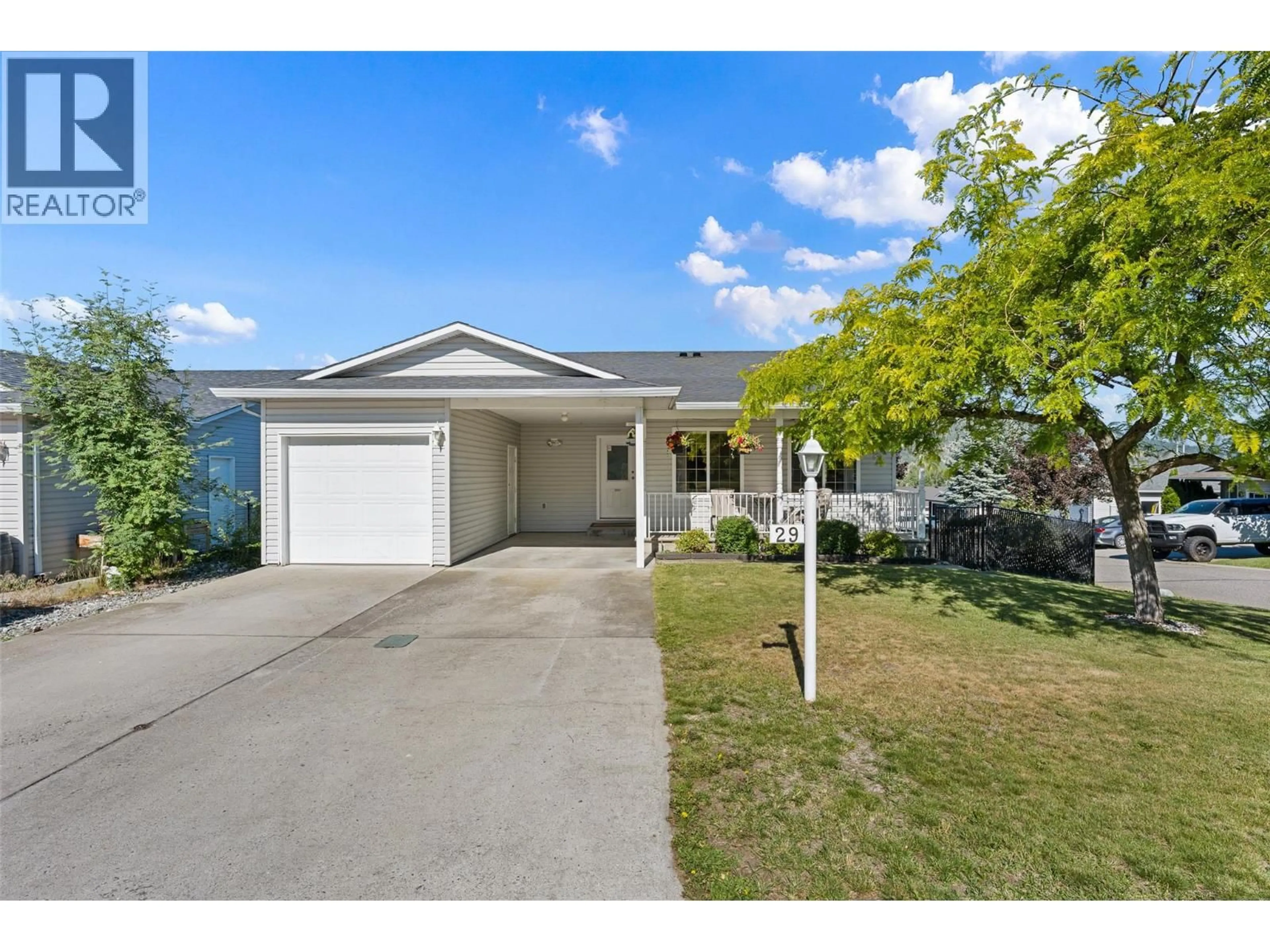 Home with vinyl exterior material, water/lake/river/ocean view for 29 - 6100 OLD VERNON ROAD, Kelowna British Columbia V1X7T8