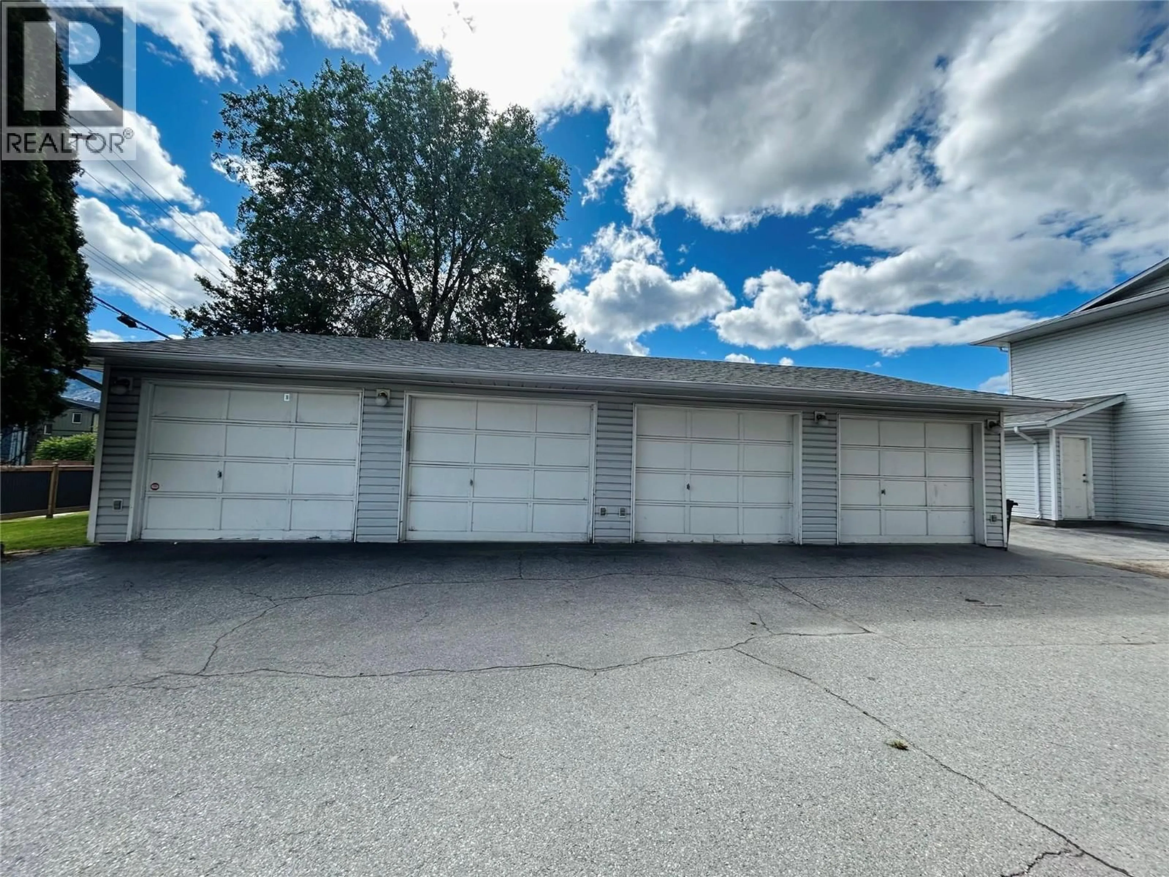 Indoor garage for 103 - 173 GREEN AVENUE, Penticton British Columbia V2A3S9