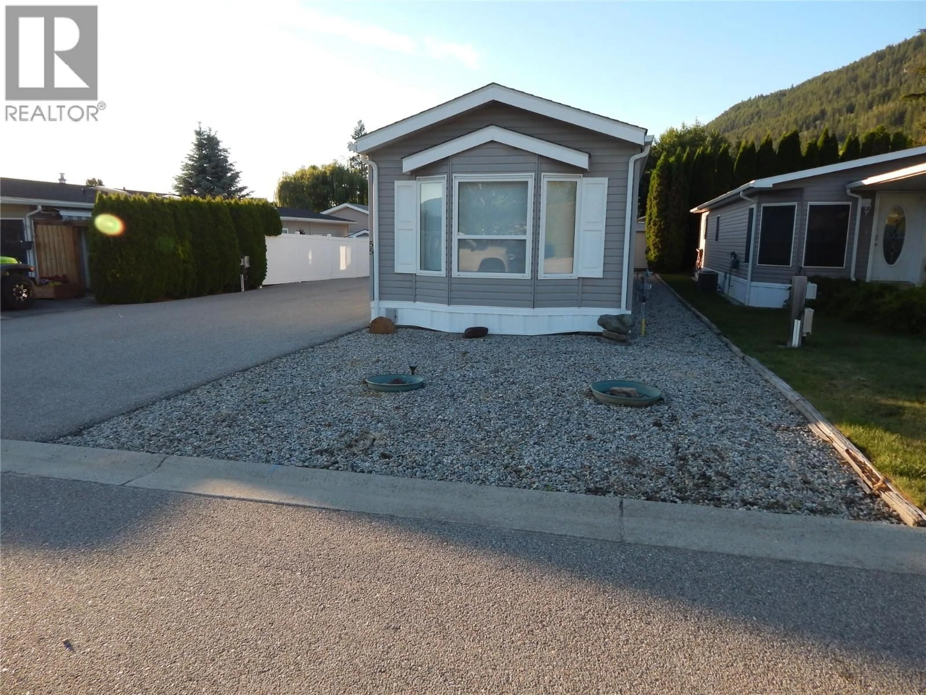 Home with vinyl exterior material, street for unit #55 - 724 DEVON STREET, Creston British Columbia V0B1G6