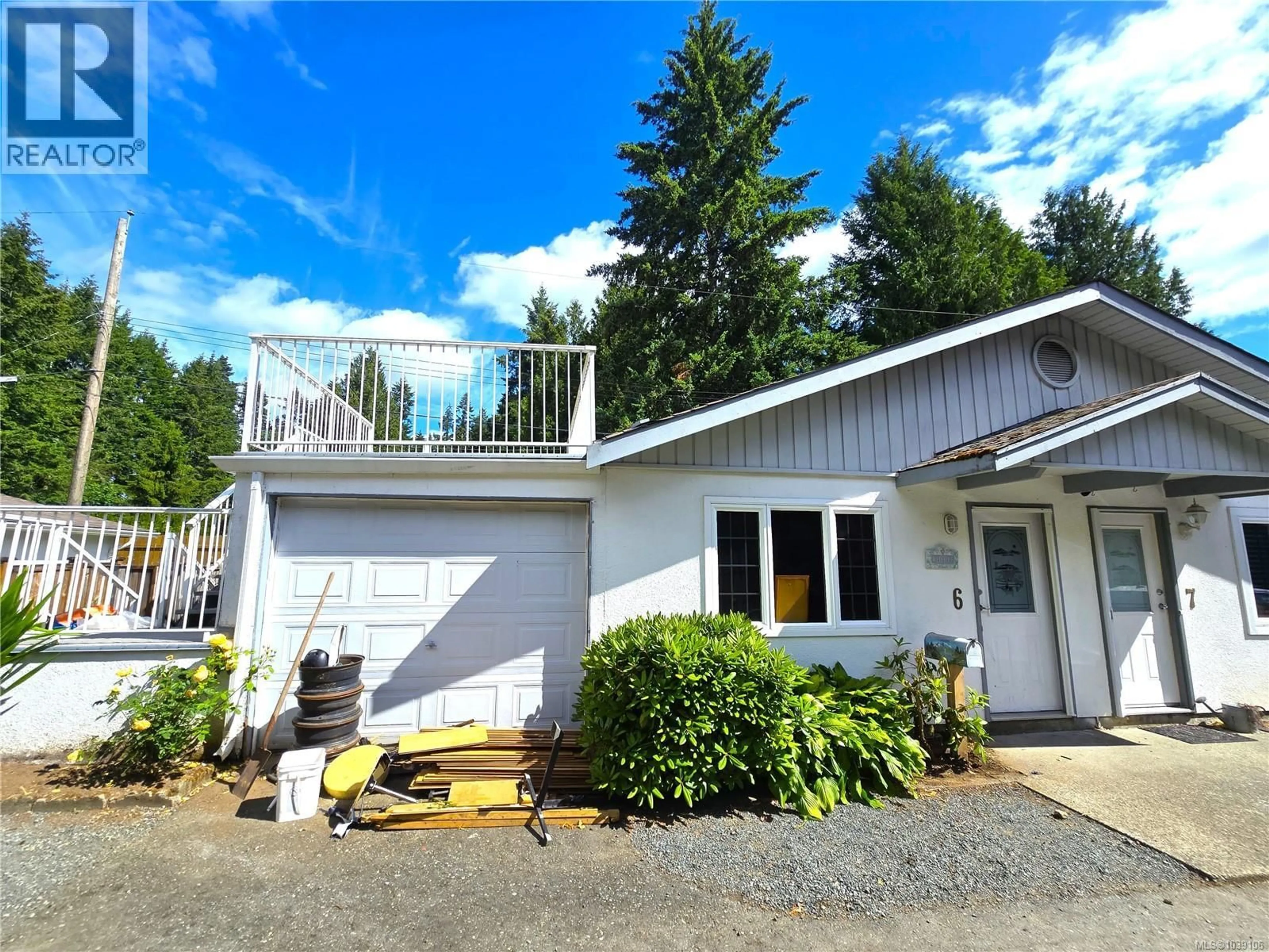 Home with vinyl exterior material, unknown for 6 - 8248 ISLAND HIGHWAY SOUTH, Courtenay British Columbia V0R1W0