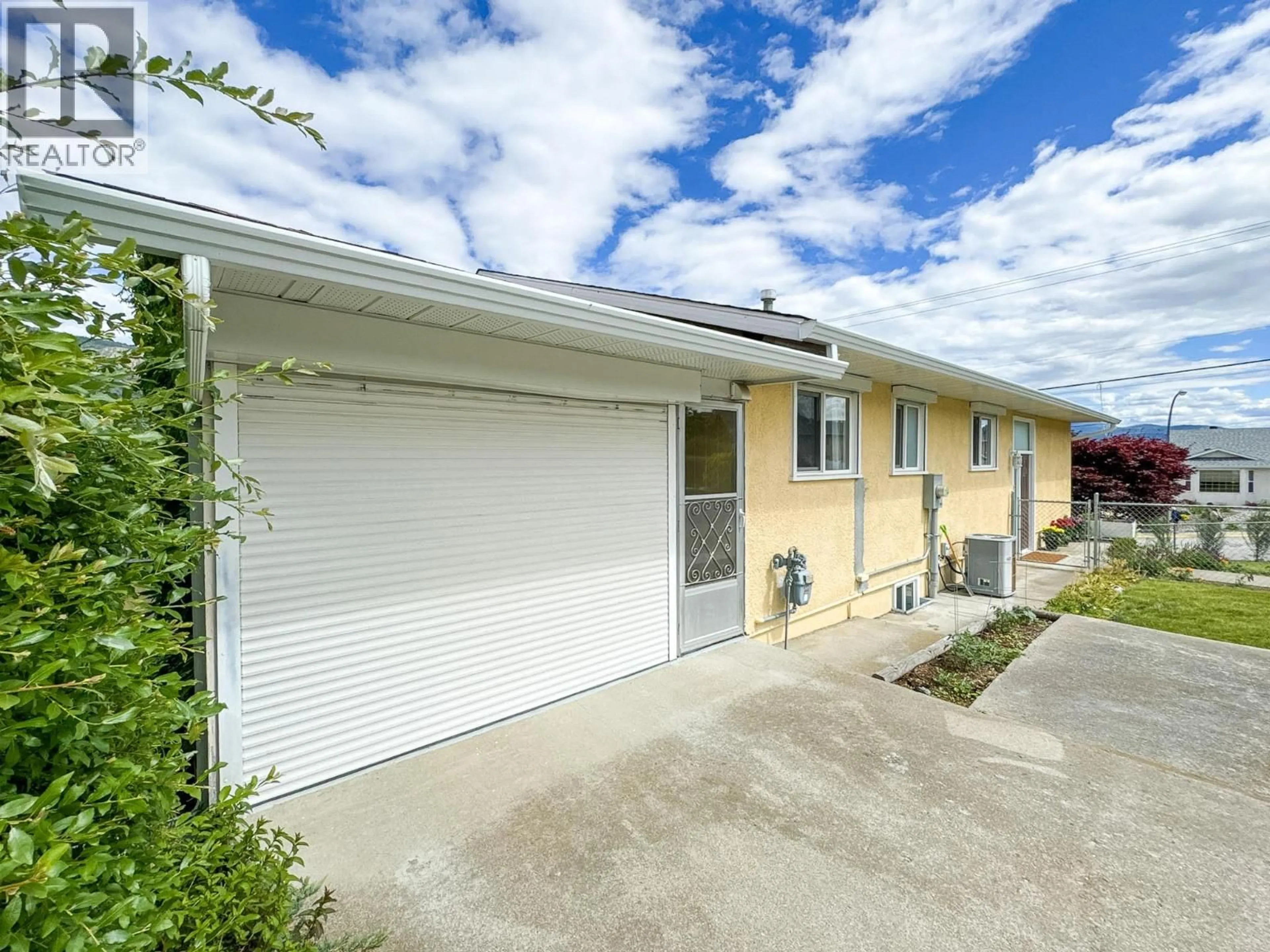A pic from outside/outdoor area/front of a property/back of a property/a pic from drone, street for 1 FINCH CRESCENT, Osoyoos British Columbia V0H1V5