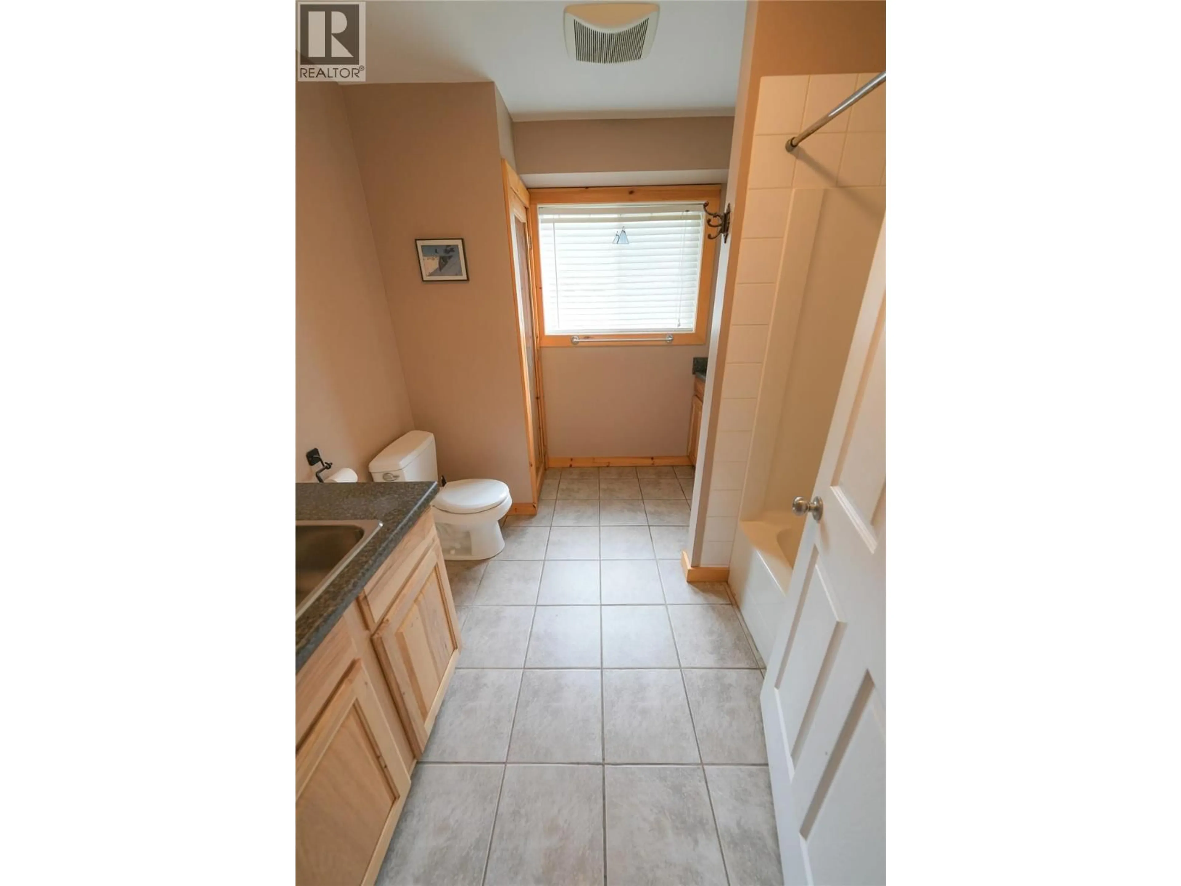 Standard bathroom, unknown for 1017 HUME STREET, Slocan British Columbia V0G2C0