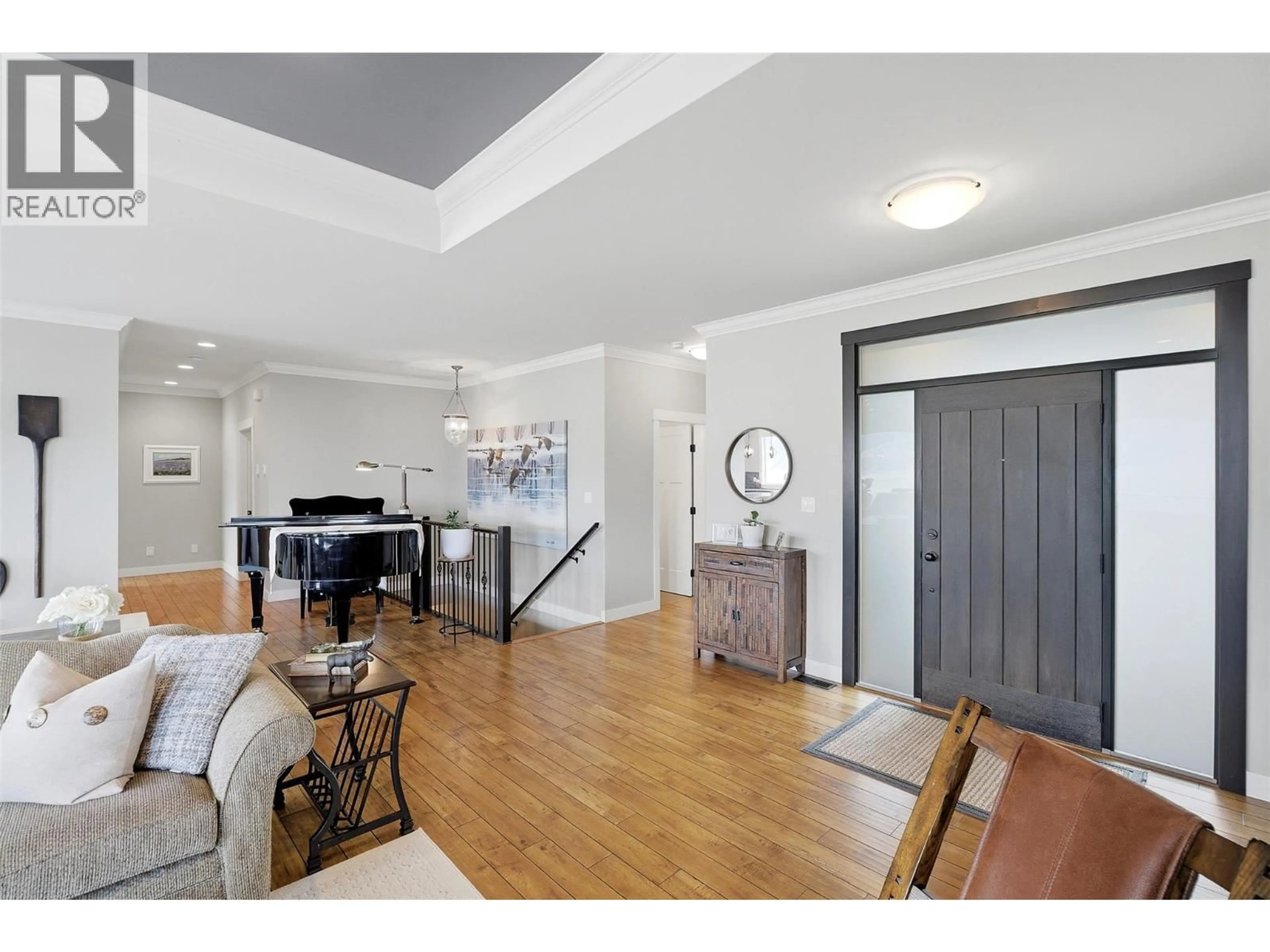 Indoor entryway for 1996 GALORE CRESCENT, Kamloops British Columbia V2E0A7