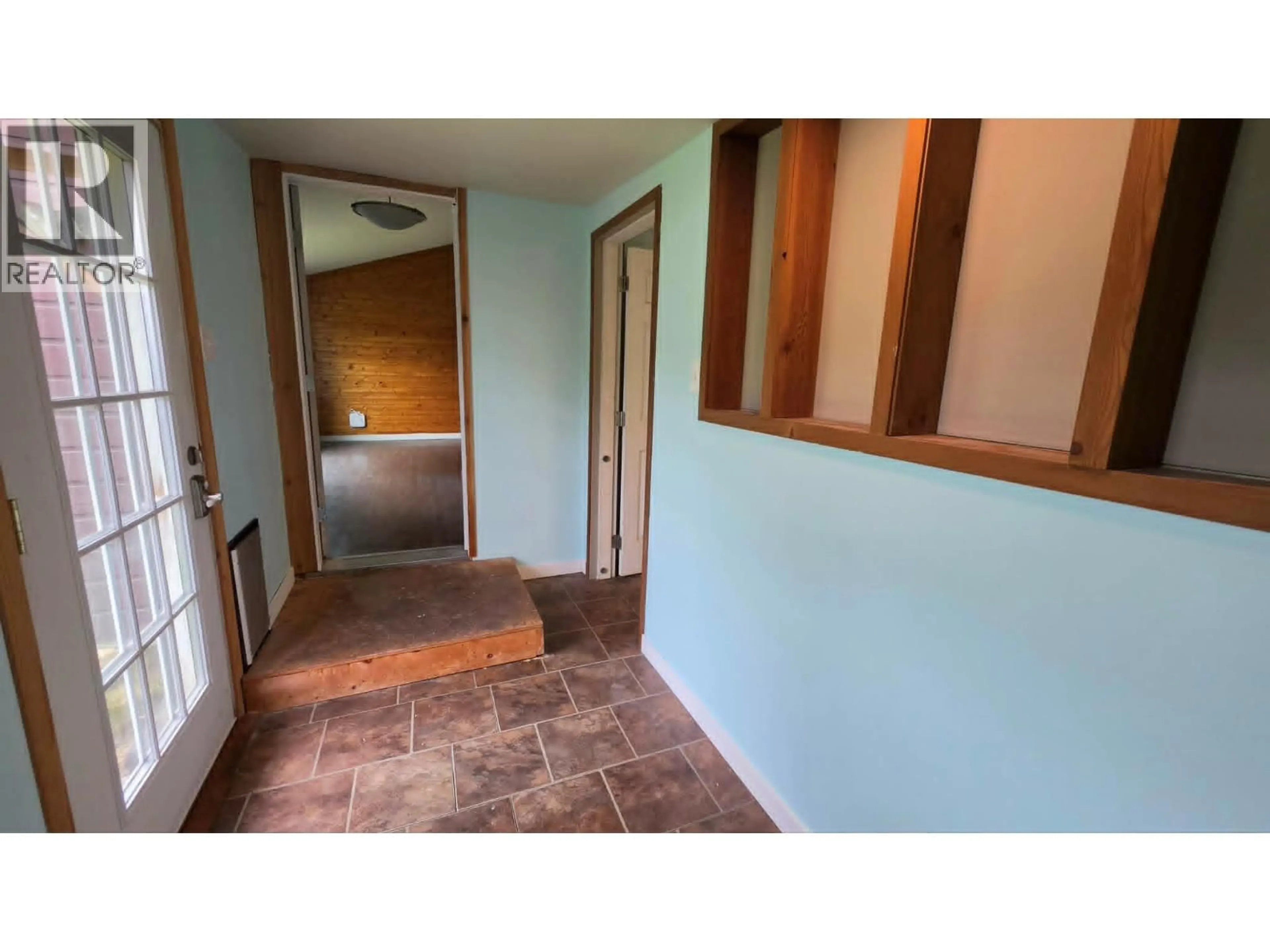 Indoor entryway for 2651 BALSAM LANE, Lumby British Columbia V0E2G5