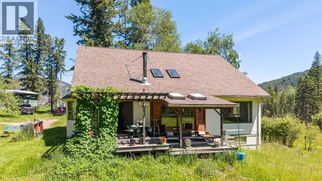187 GIBSON ROAD, Lumby 4