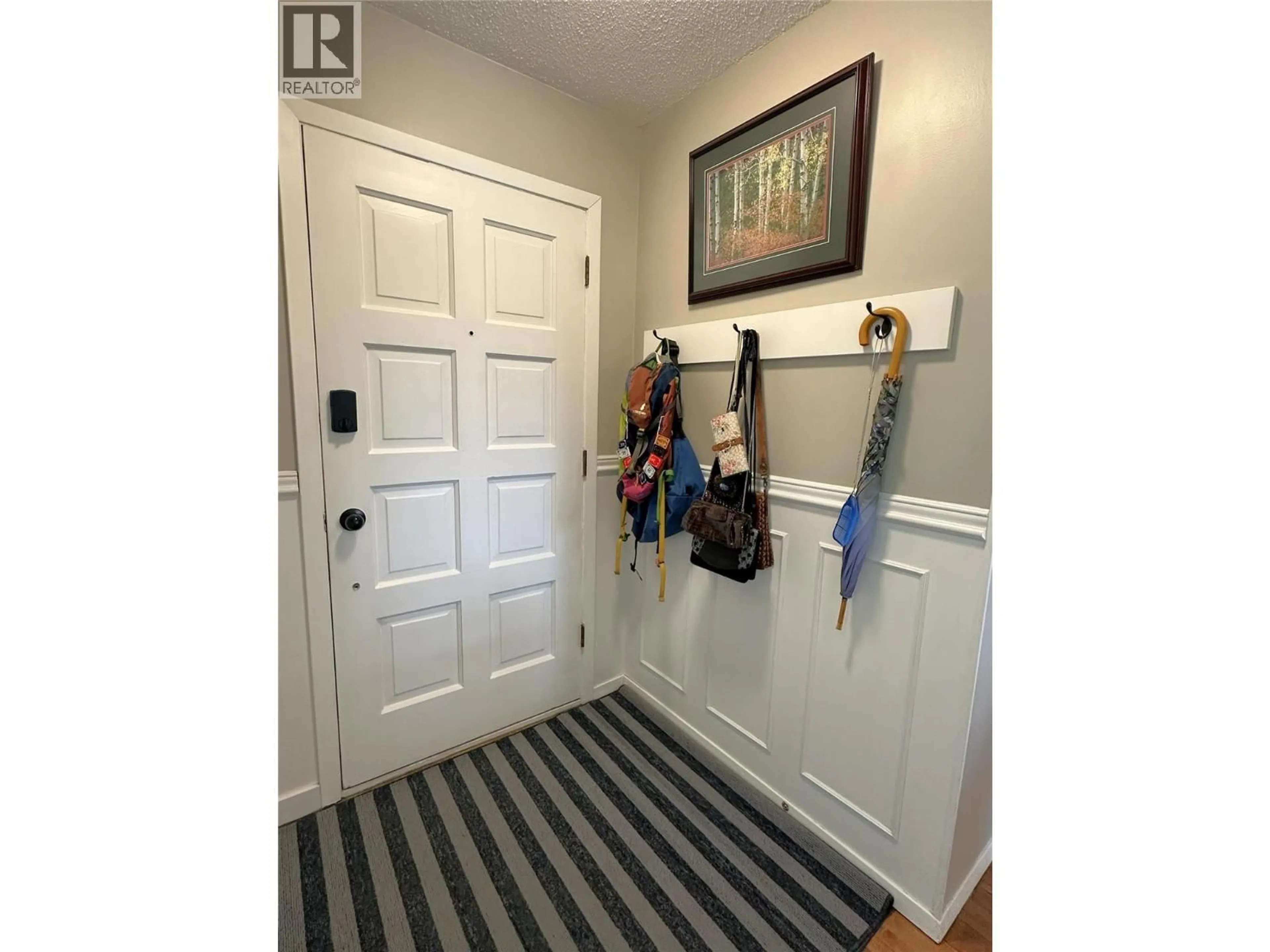 Indoor entryway for 1004 13TH S STREET, Cranbrook British Columbia V1C1X6