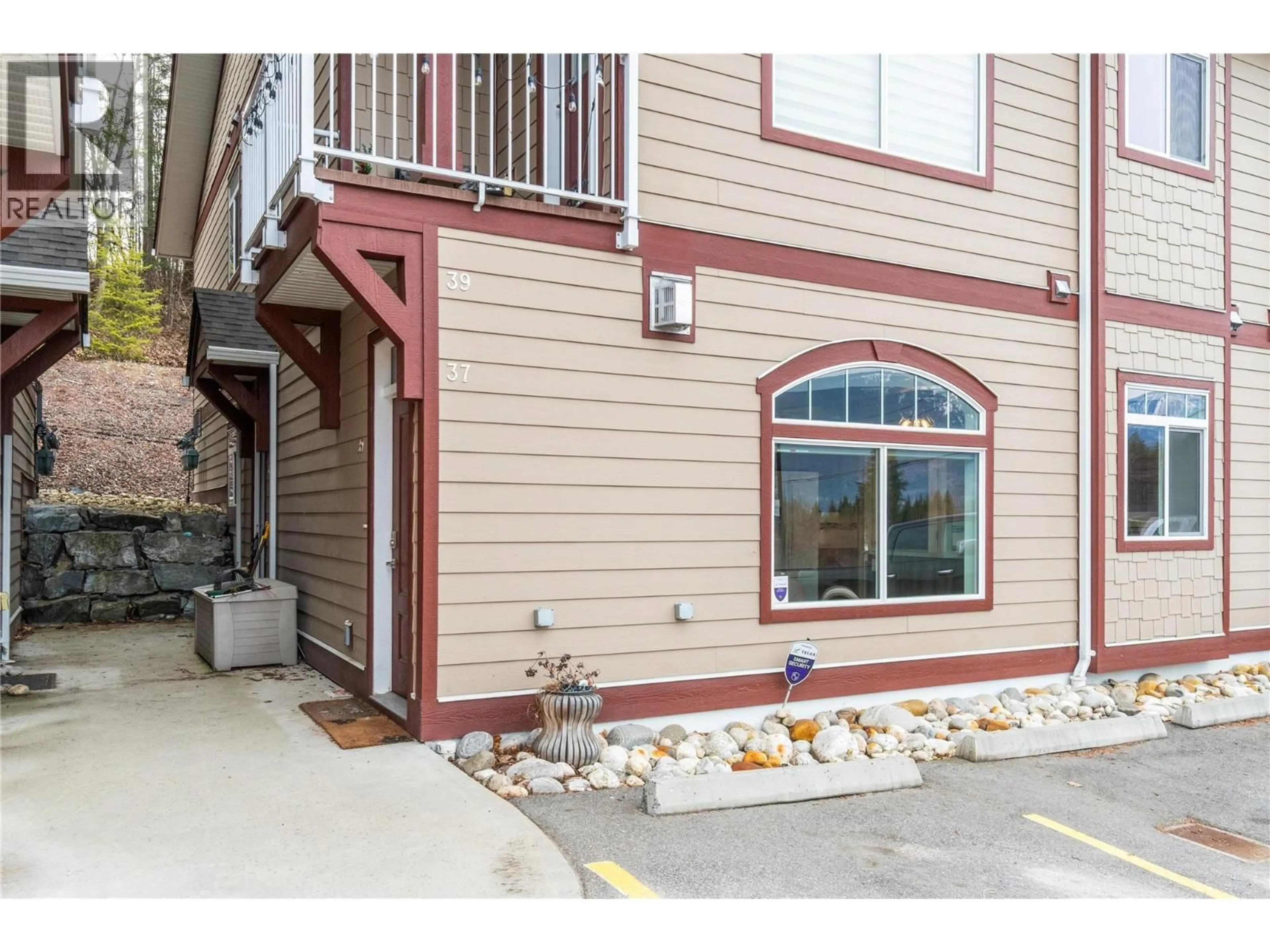Unknown for 37 - 1070 1 STREET SOUTHEAST, Salmon Arm British Columbia V1E0B6