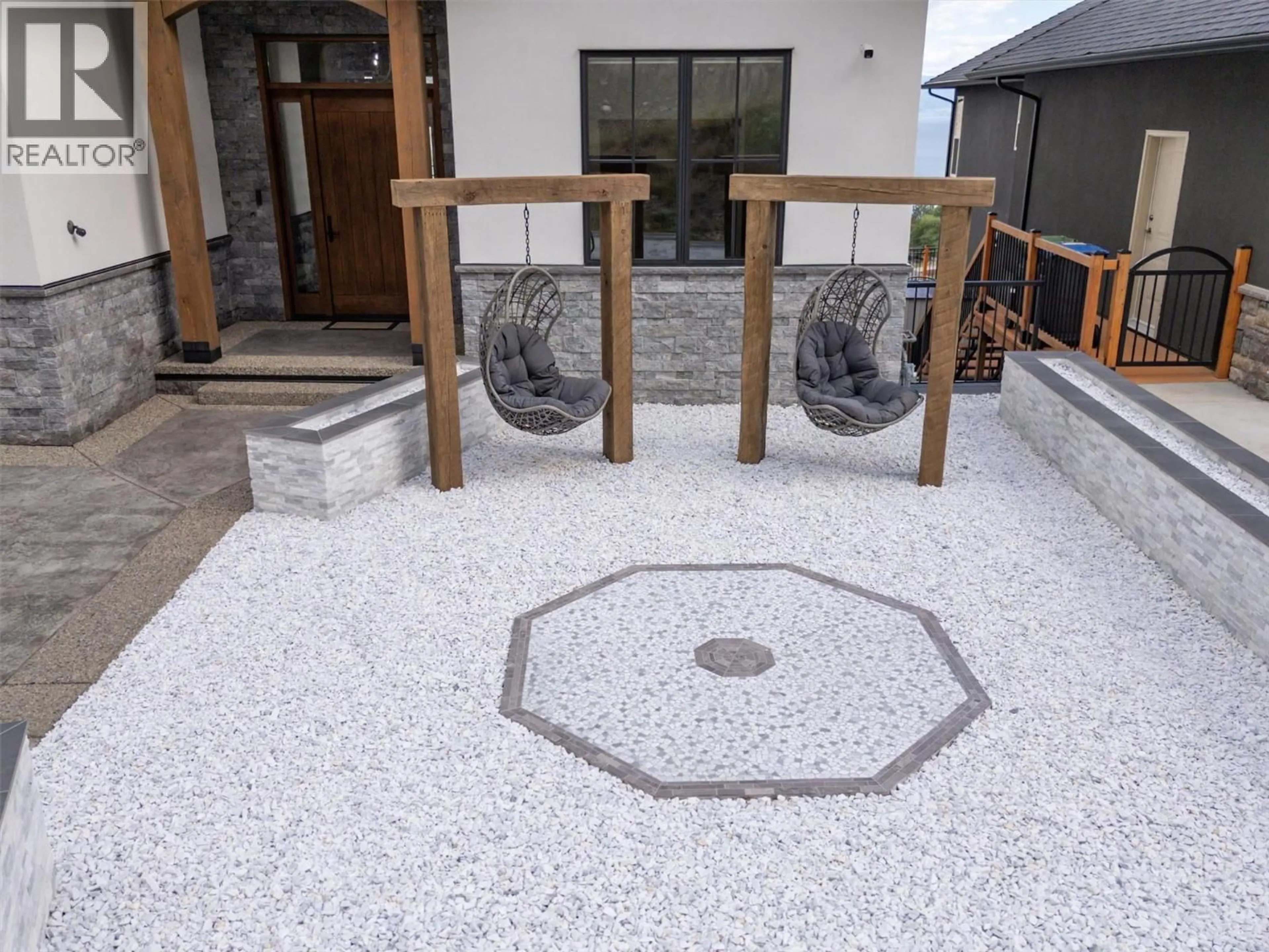 Patio, street for 6121 SEYMOURE LANE, Peachland British Columbia V0H1X4
